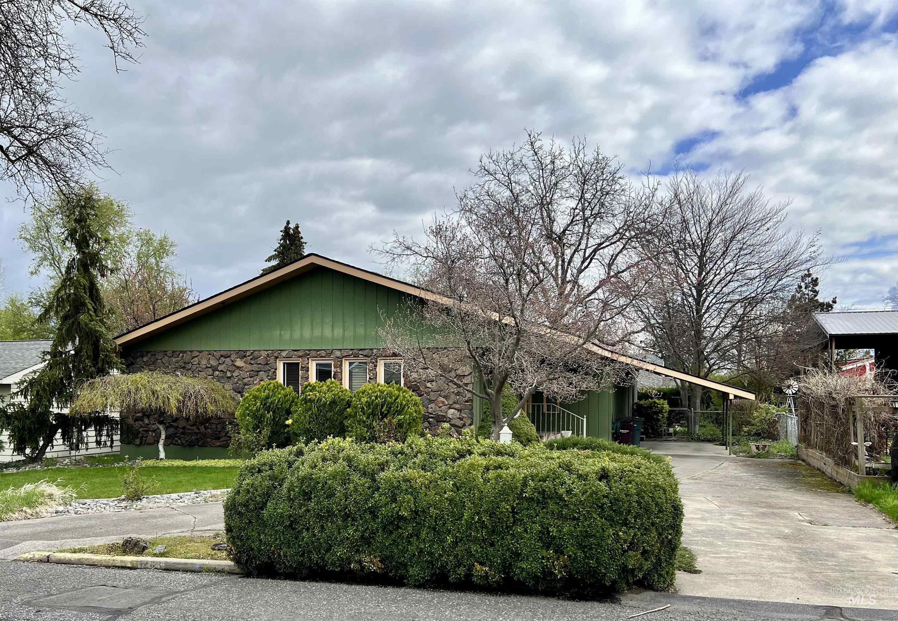 1243 11th Street Property Photo
