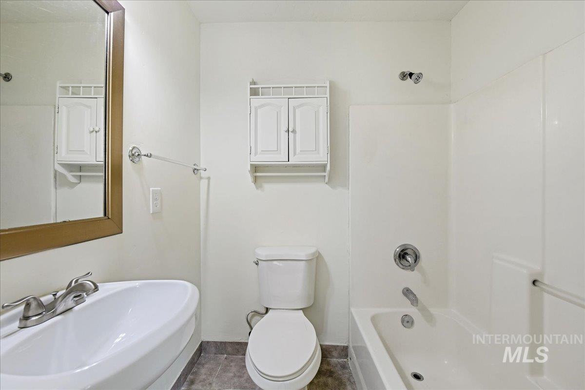 480 Farber Dr Property Photo 22