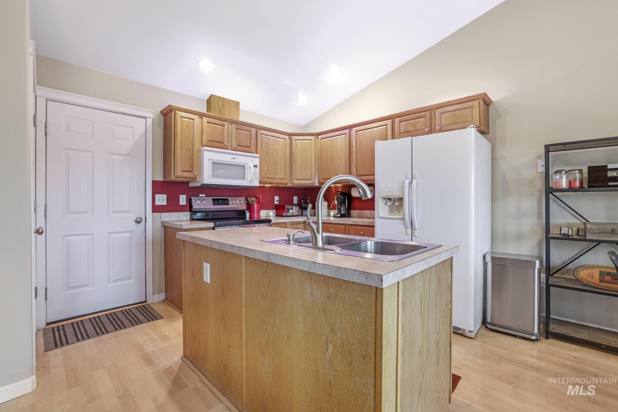 1072 Par Ct Property Photo 7