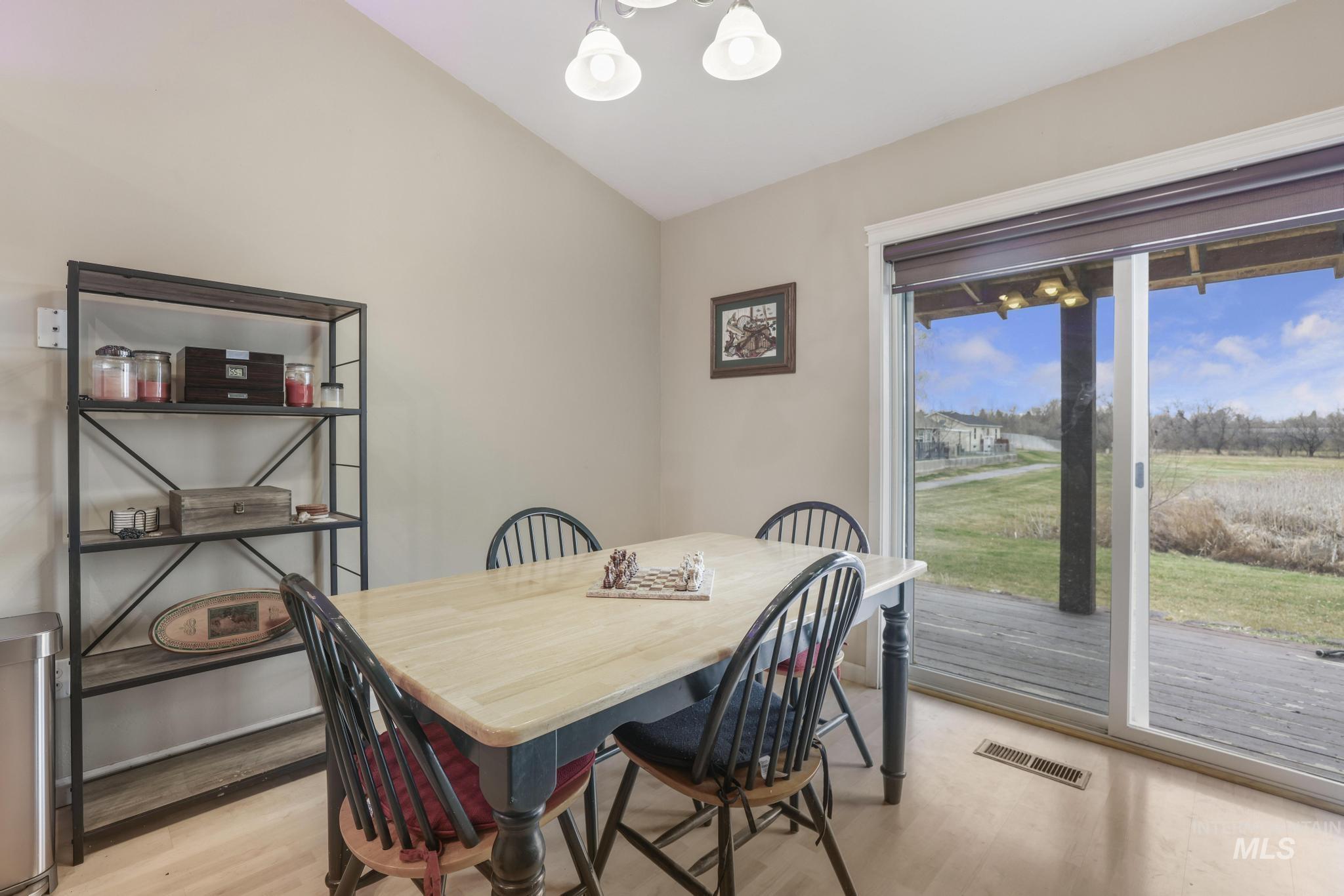 1072 Par Ct Property Photo 11