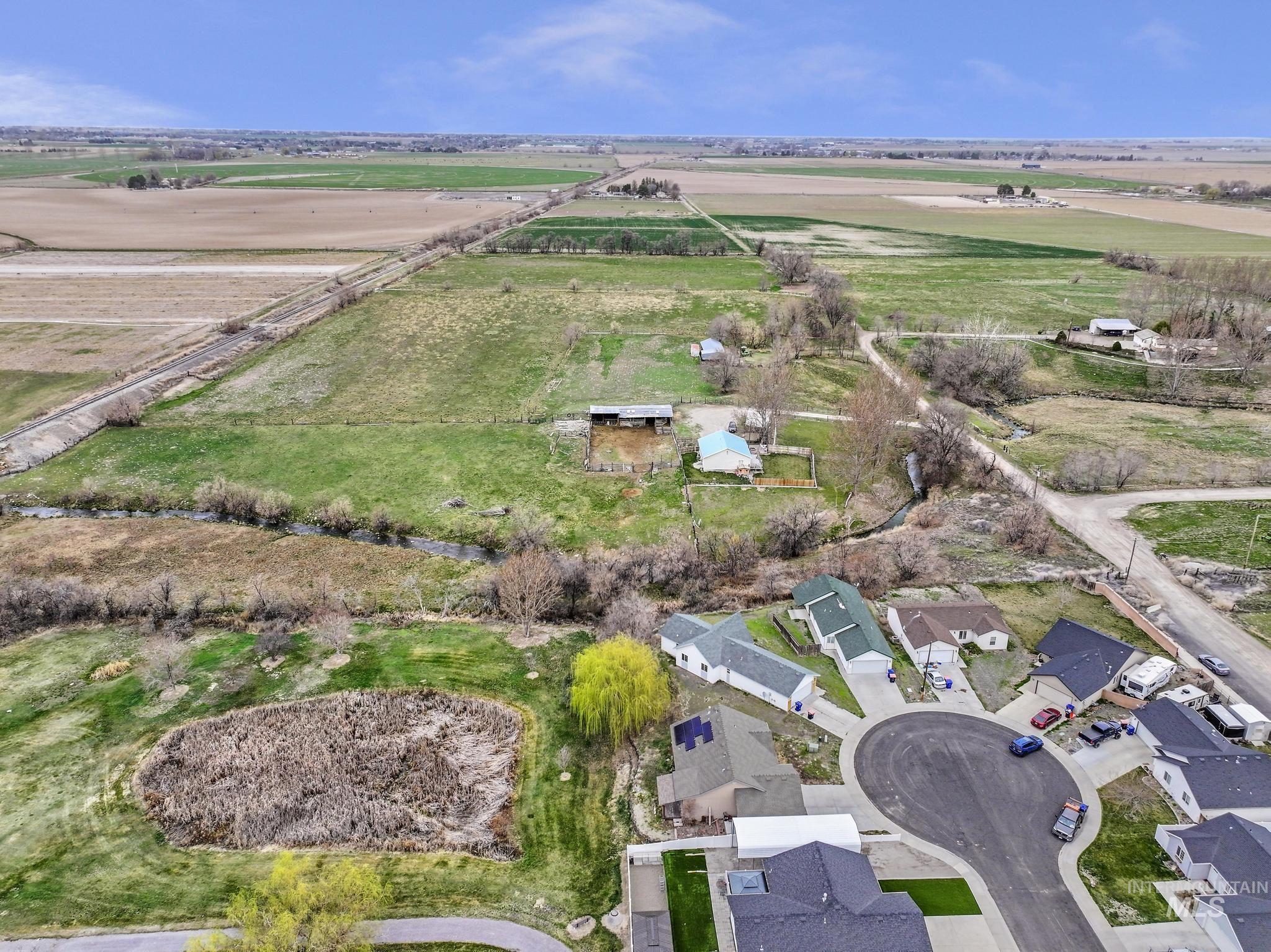 1072 Par Ct Property Photo 37