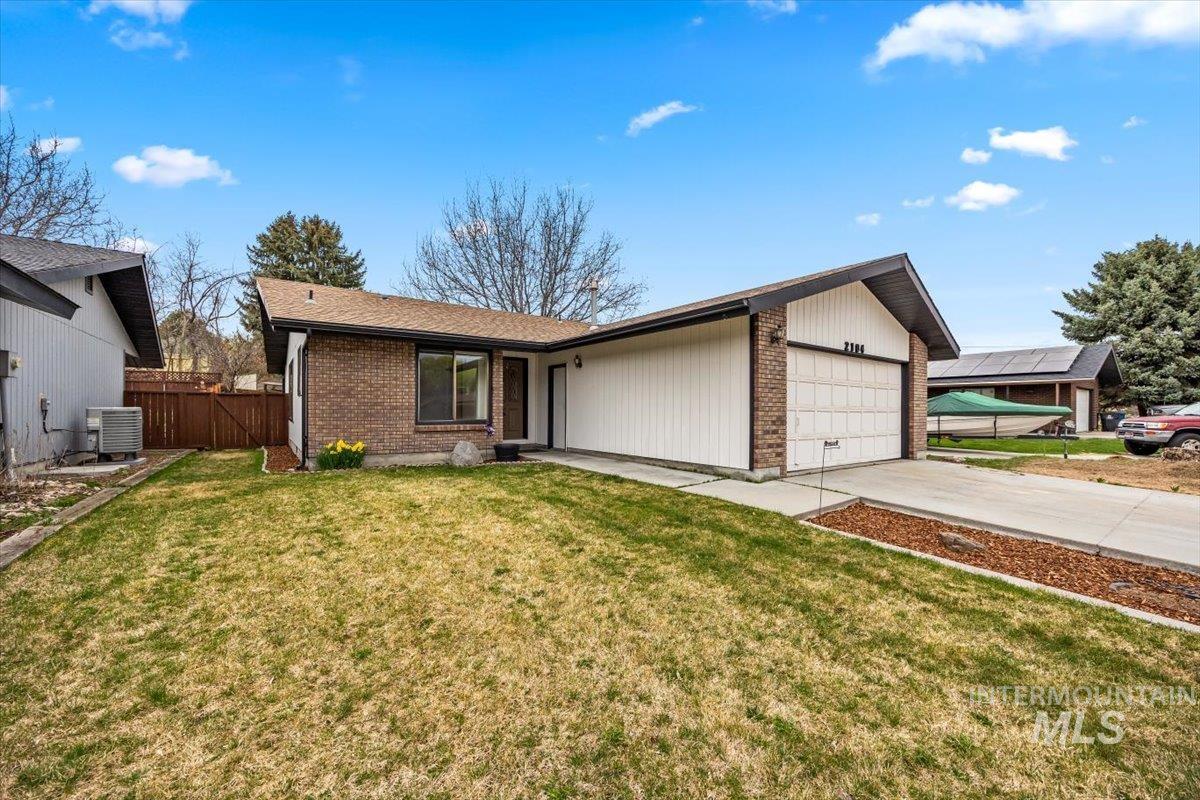 2104 Brookside Dr Property Photo 1
