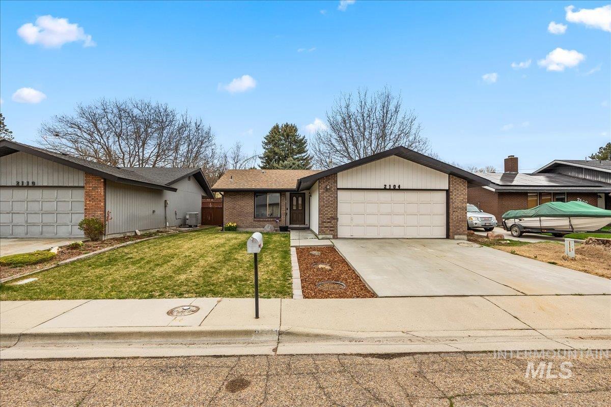 2104 Brookside Dr Property Photo 2