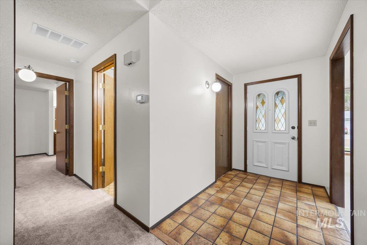2104 Brookside Dr Property Photo 3