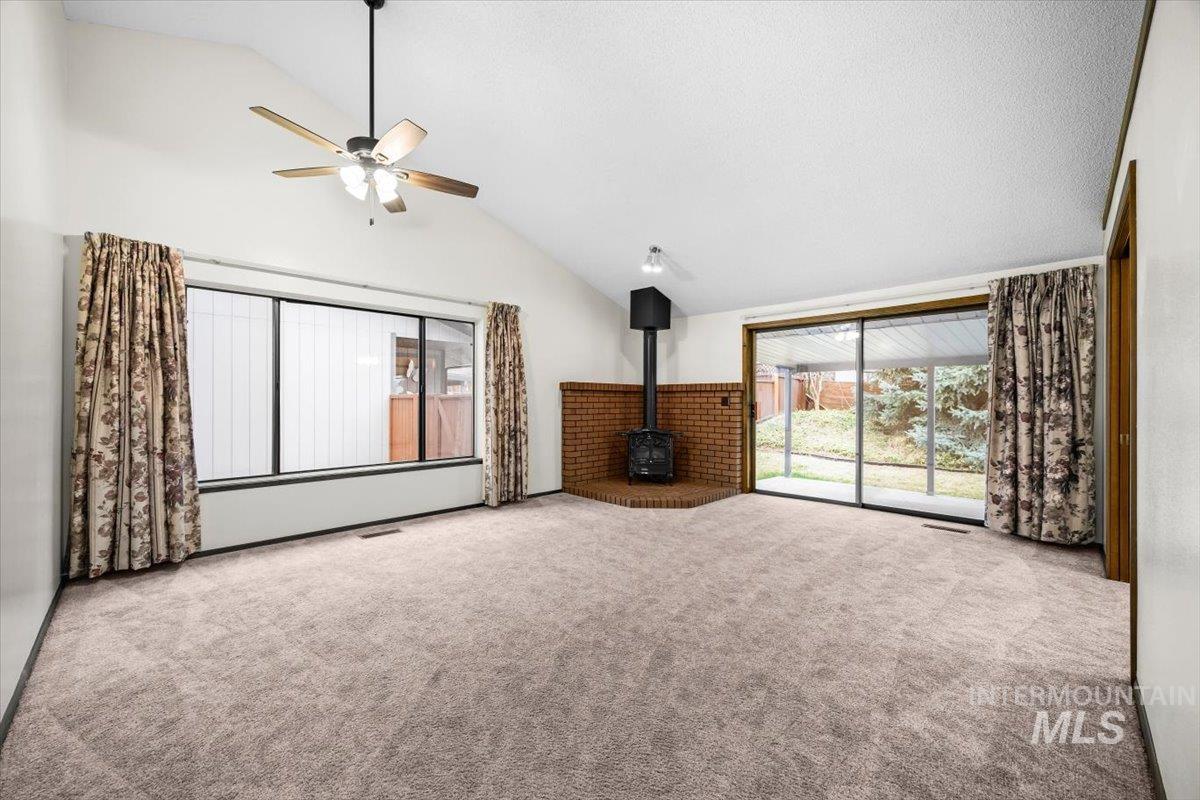 2104 Brookside Dr Property Photo 8