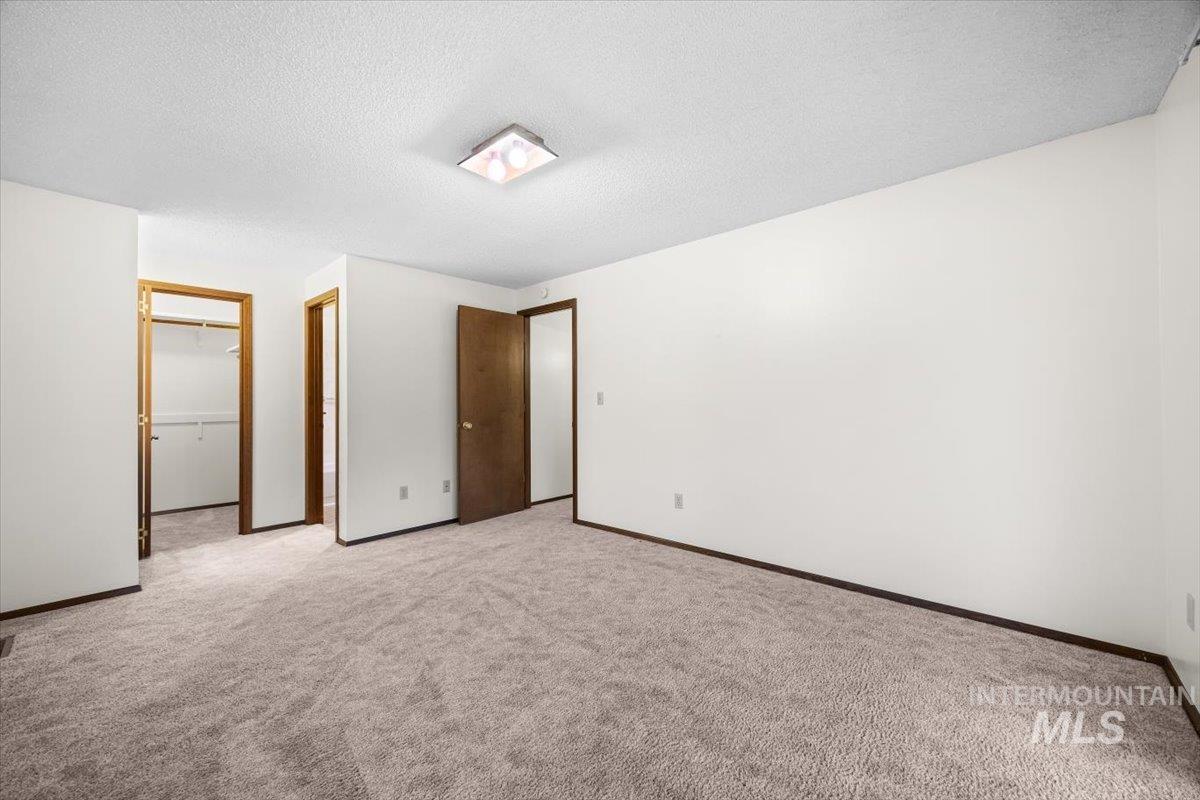 2104 Brookside Dr Property Photo 16