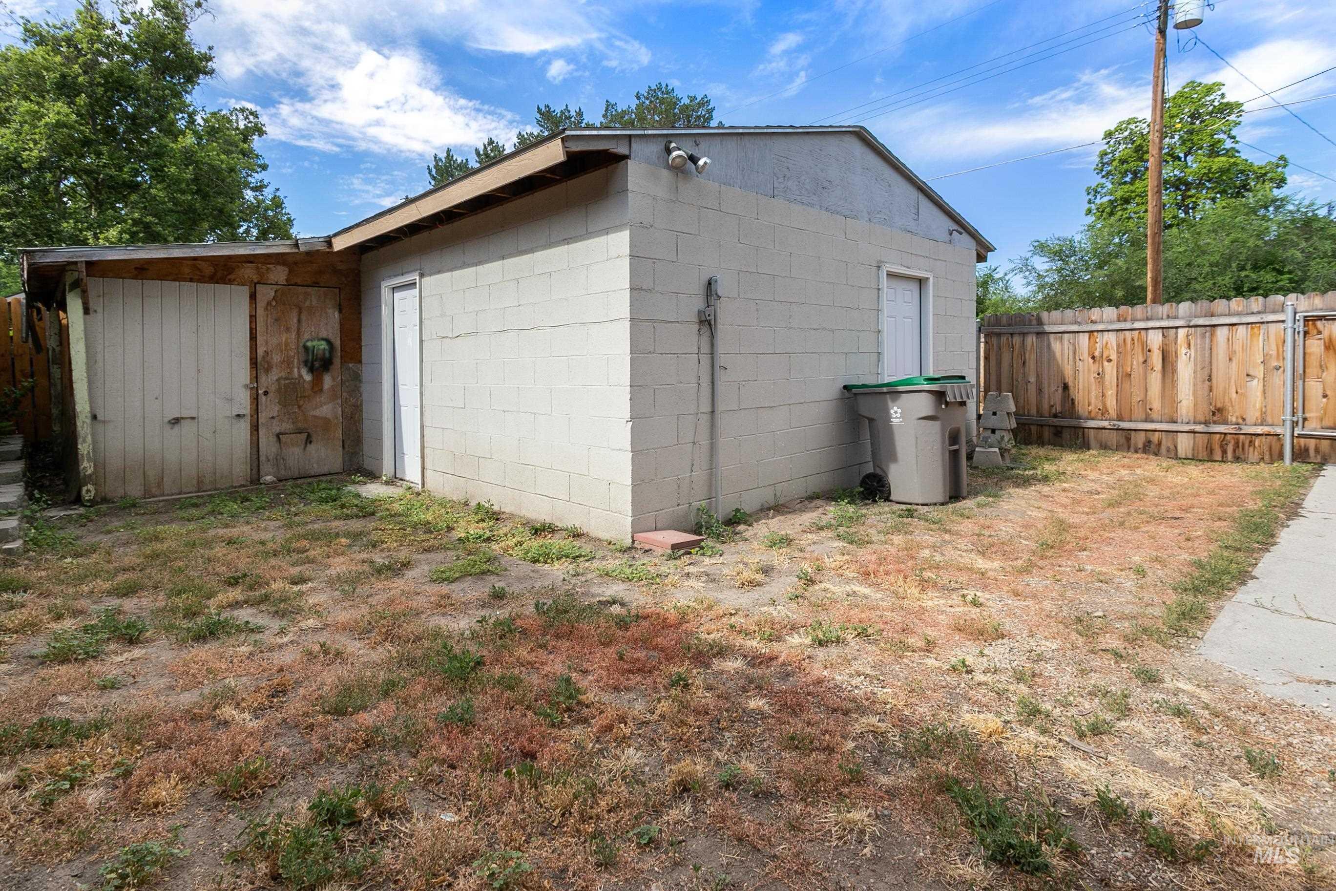2513 N 31st Property Photo 47