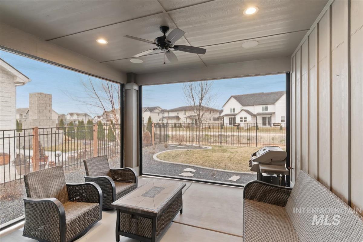8042 W Decathlon Property Photo 4