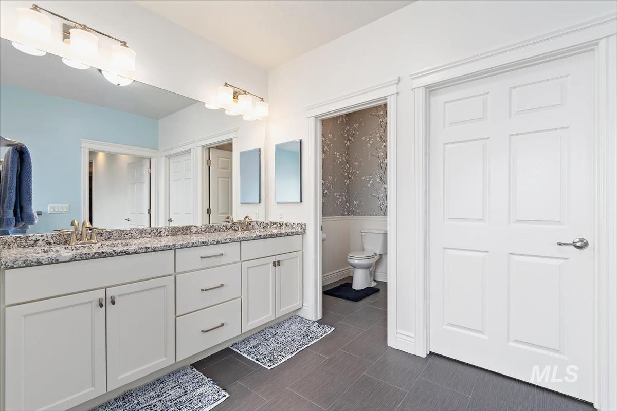 8042 W Decathlon Property Photo 24