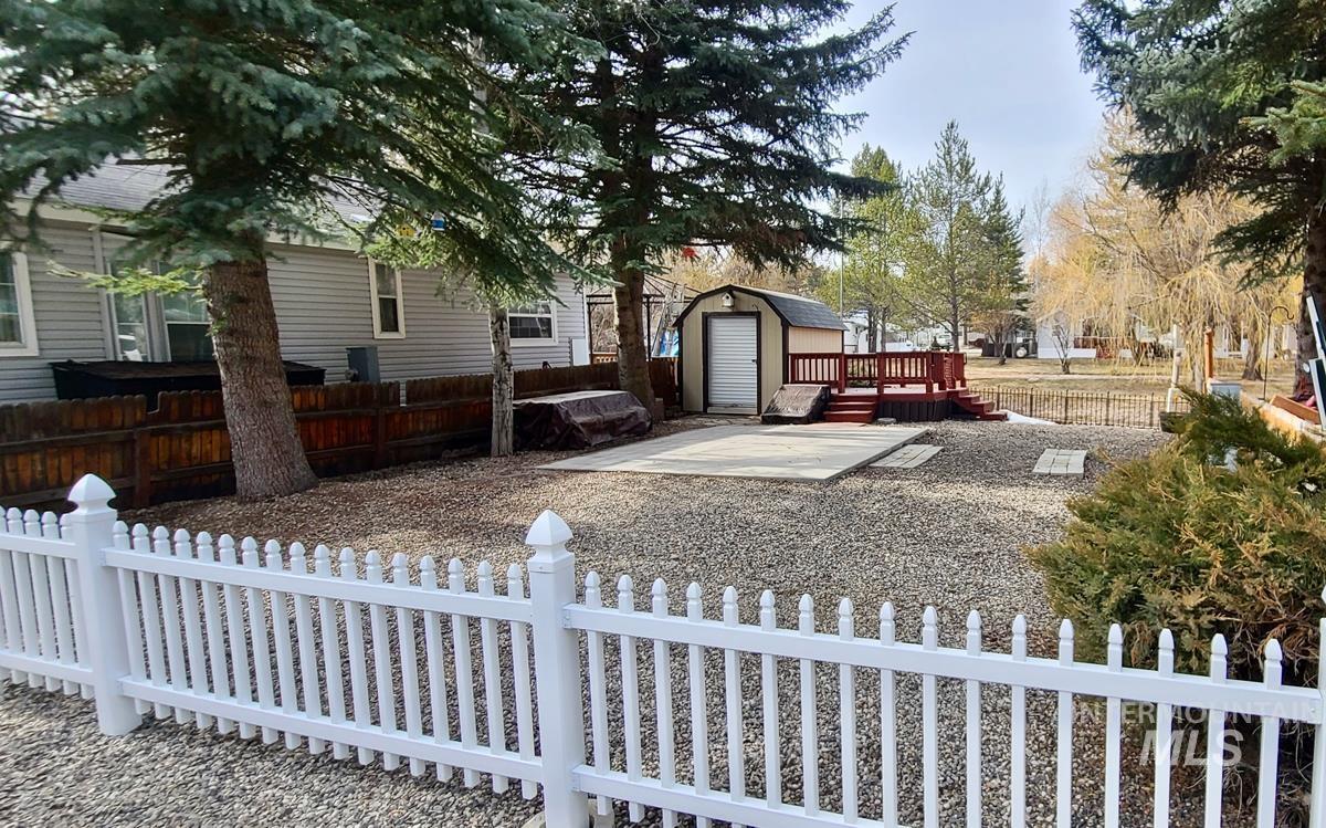 8 F Street Property Photo