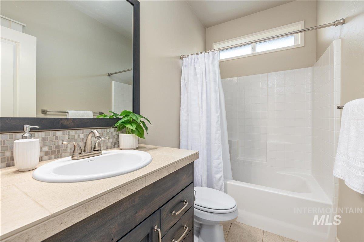 3434 E Murchison St Property Photo 27