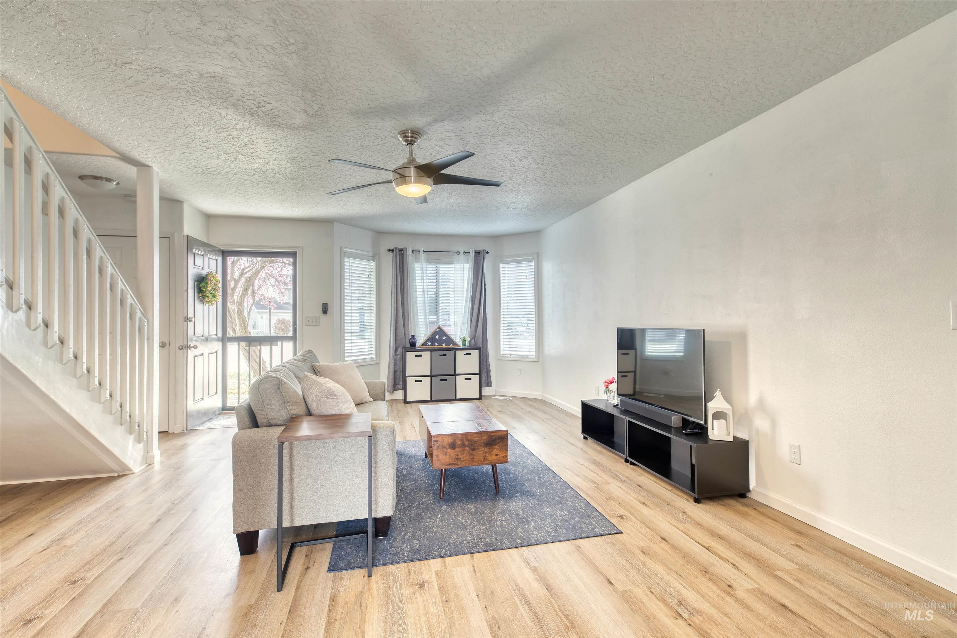 1812 Agate Ct. Property Photo 4