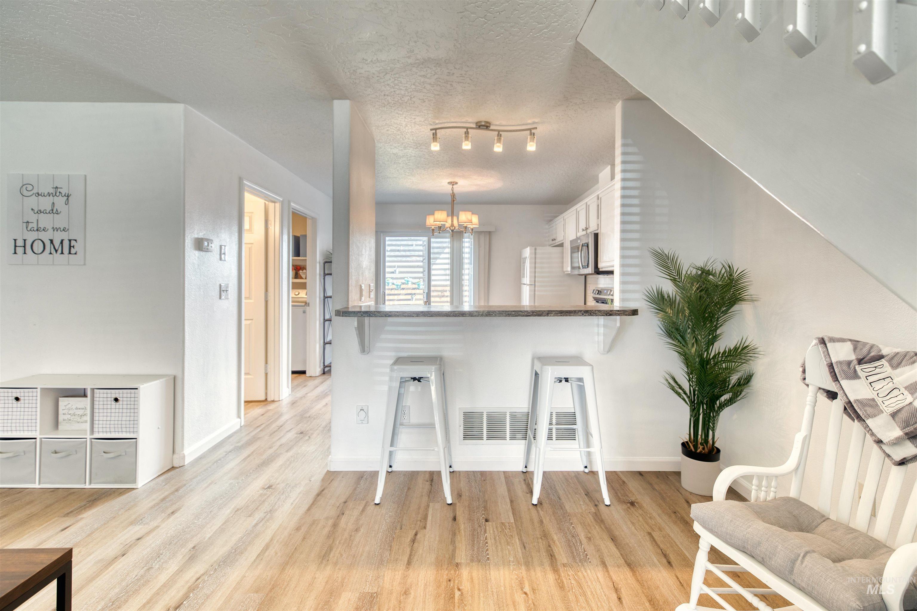 1812 Agate Ct. Property Photo 8