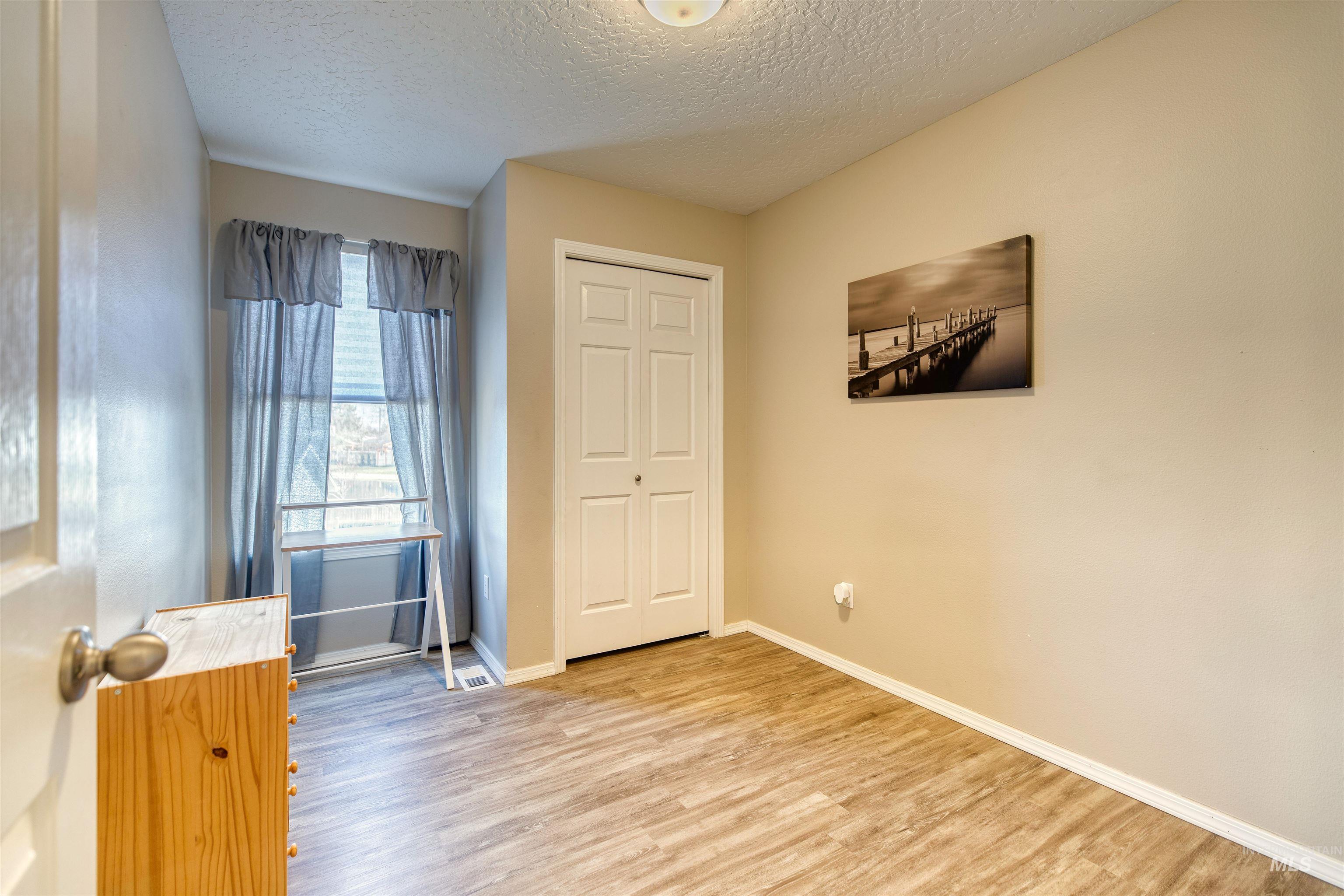 1812 Agate Ct. Property Photo 20
