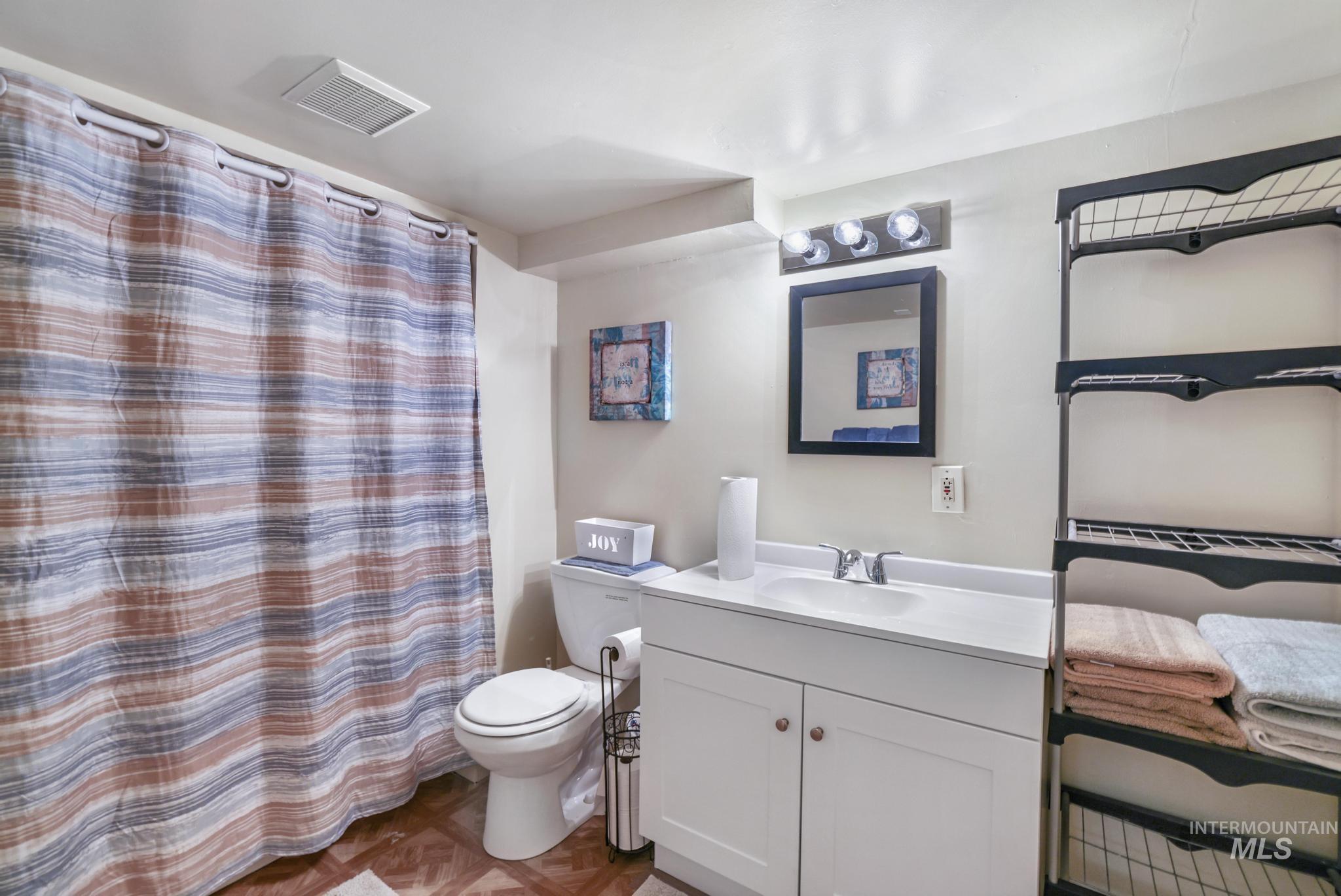 1124 N Fillmore Property Photo 18