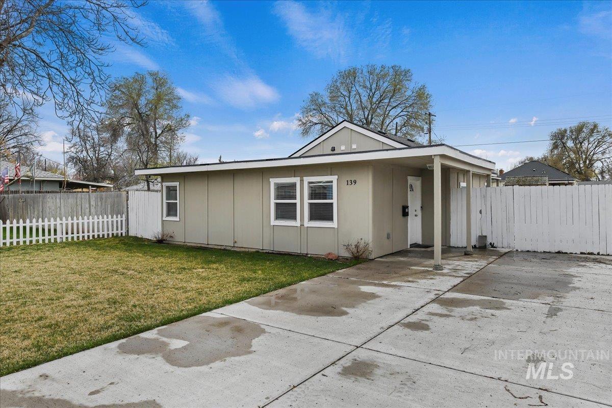 139 Blaine Ave. Property Photo 1