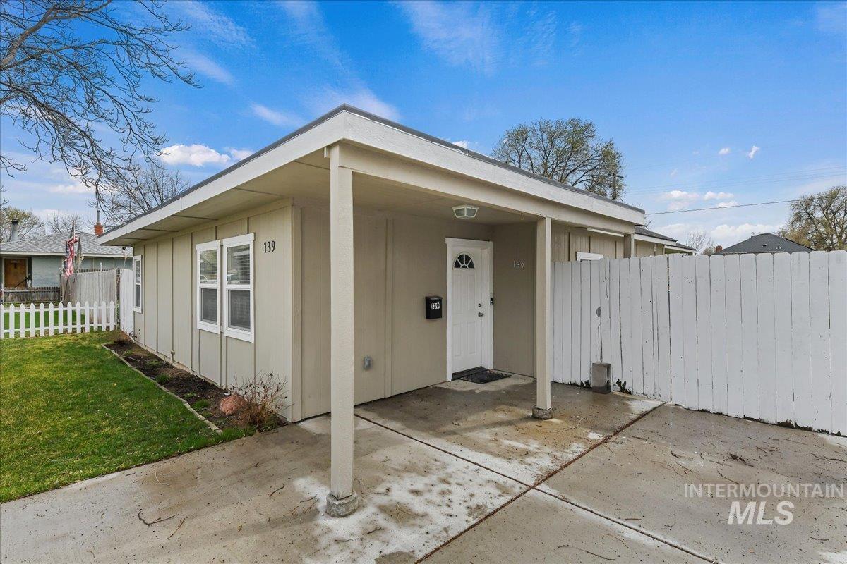 139 Blaine Ave. Property Photo 2