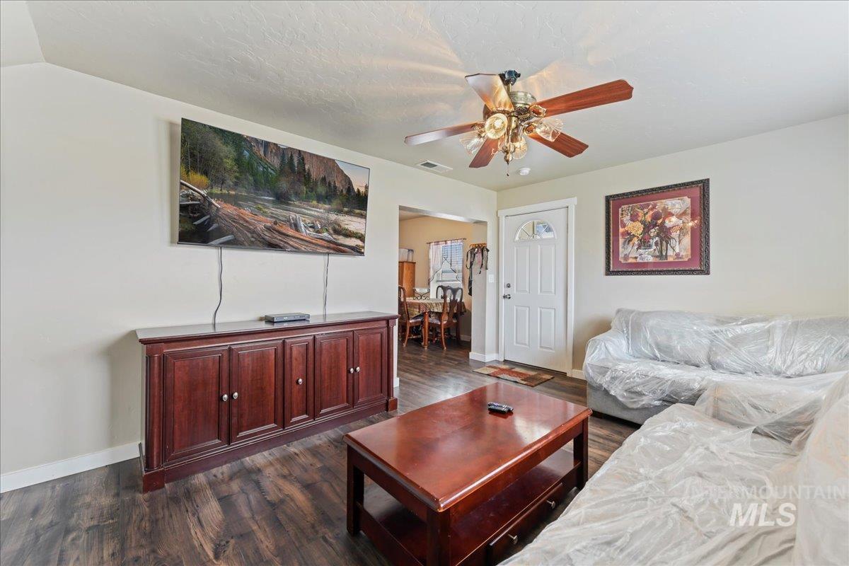 139 Blaine Ave. Property Photo 4