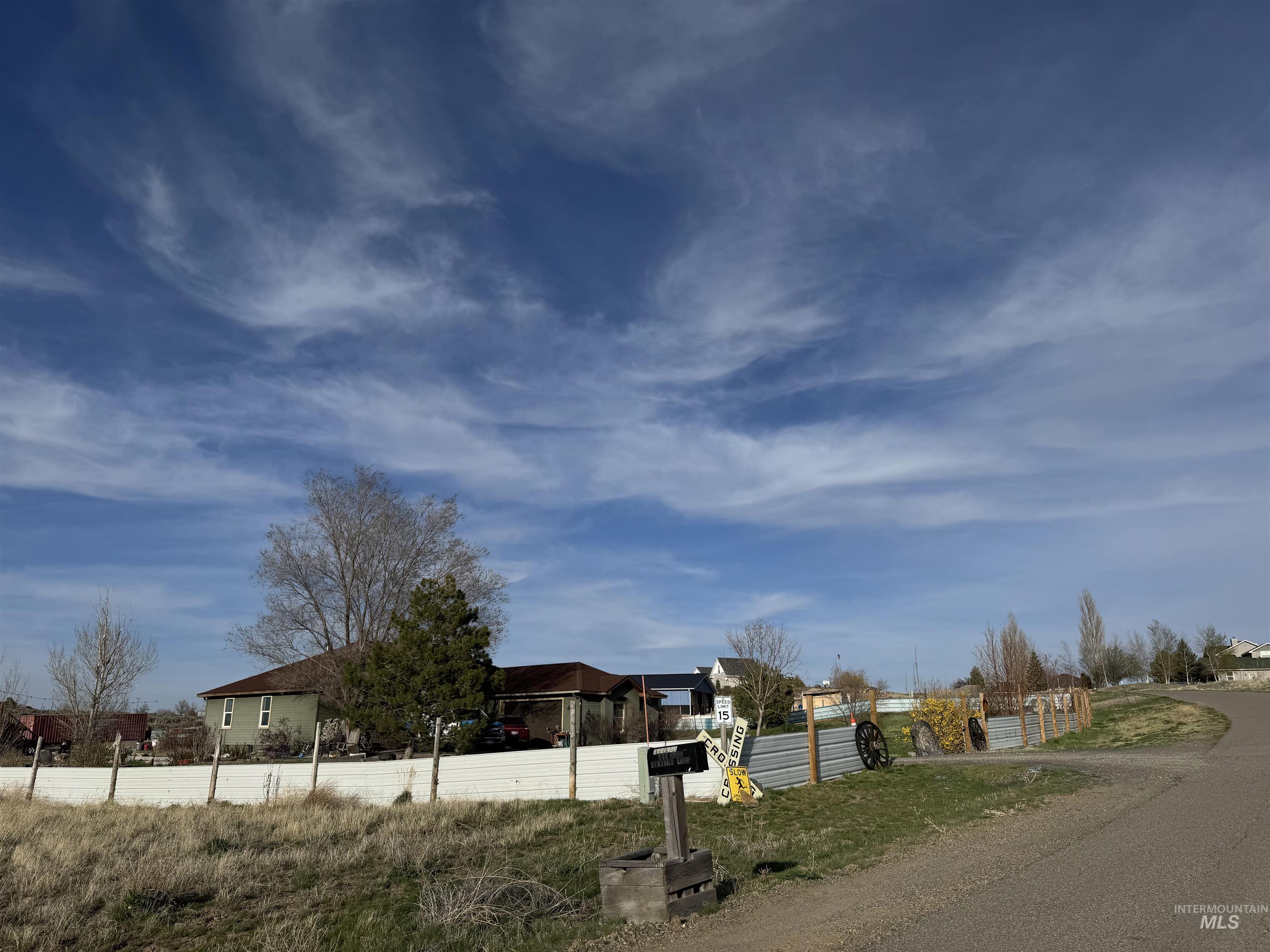 140 Syringa Loop Property Photo 3