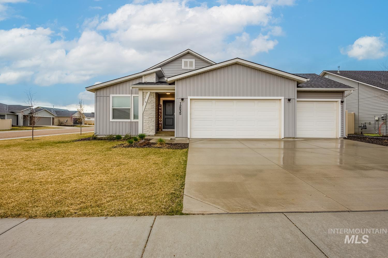 12835 Carkhill St Property Photo 1