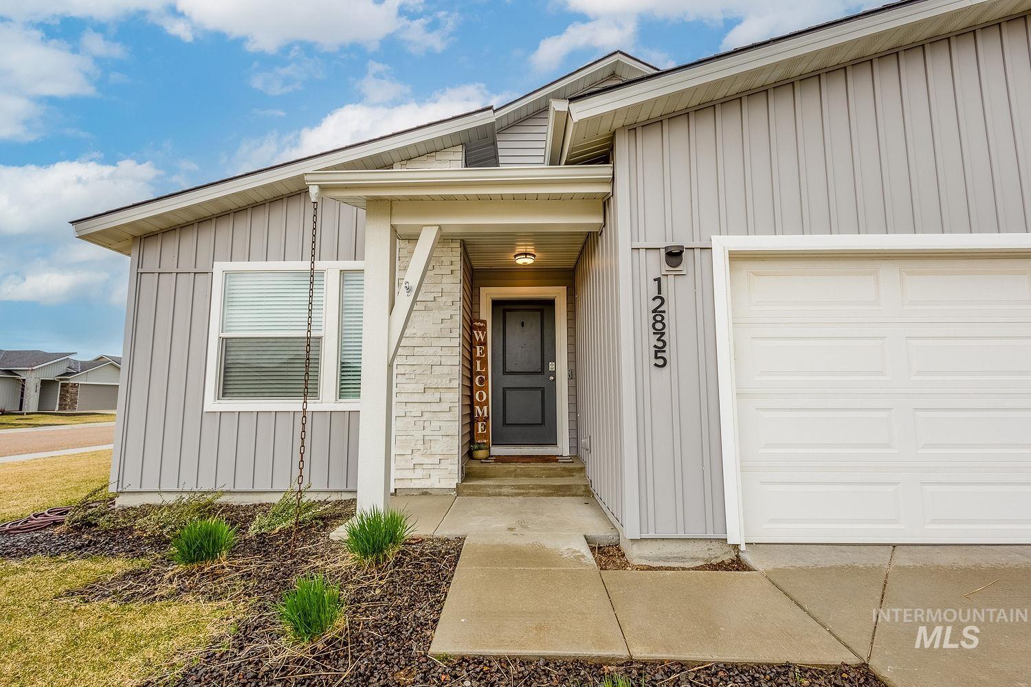 12835 Carkhill St Property Photo 3
