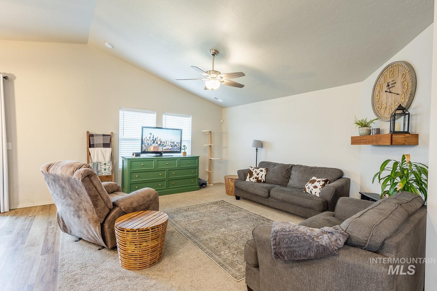 12835 Carkhill St Property Photo 5