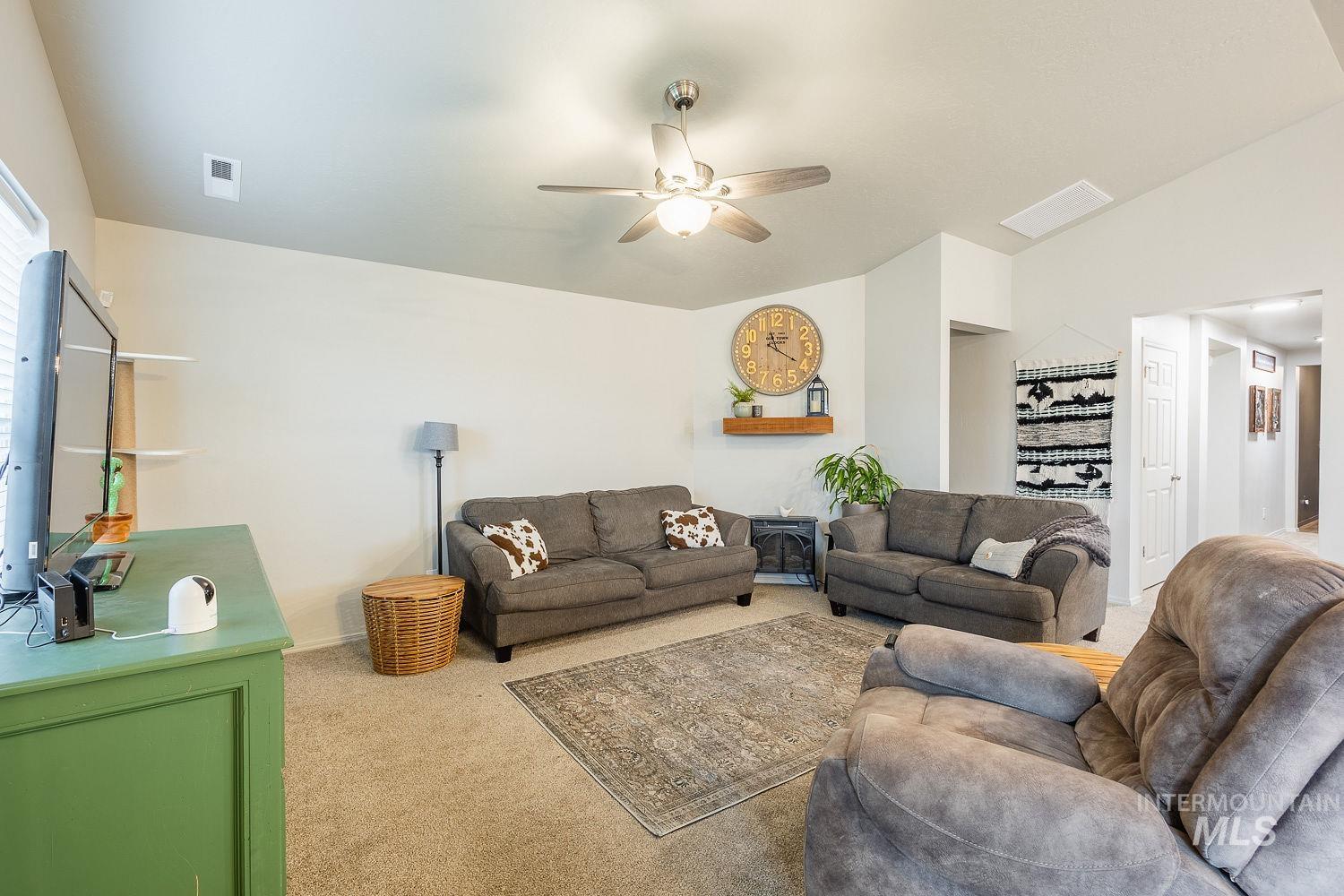 12835 Carkhill St Property Photo 7