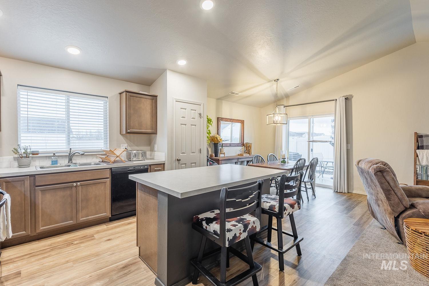 12835 Carkhill St Property Photo 13