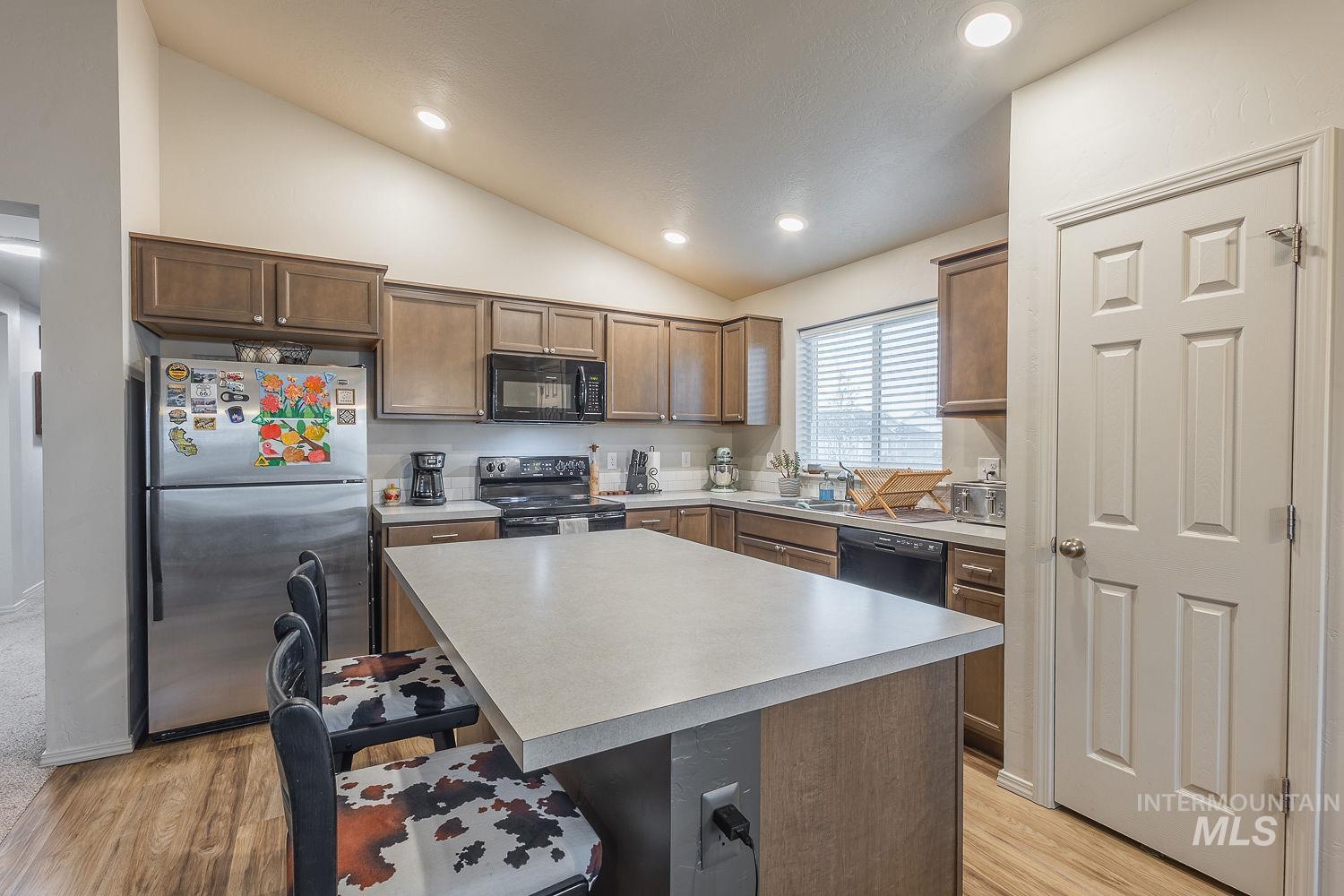 12835 Carkhill St Property Photo 15