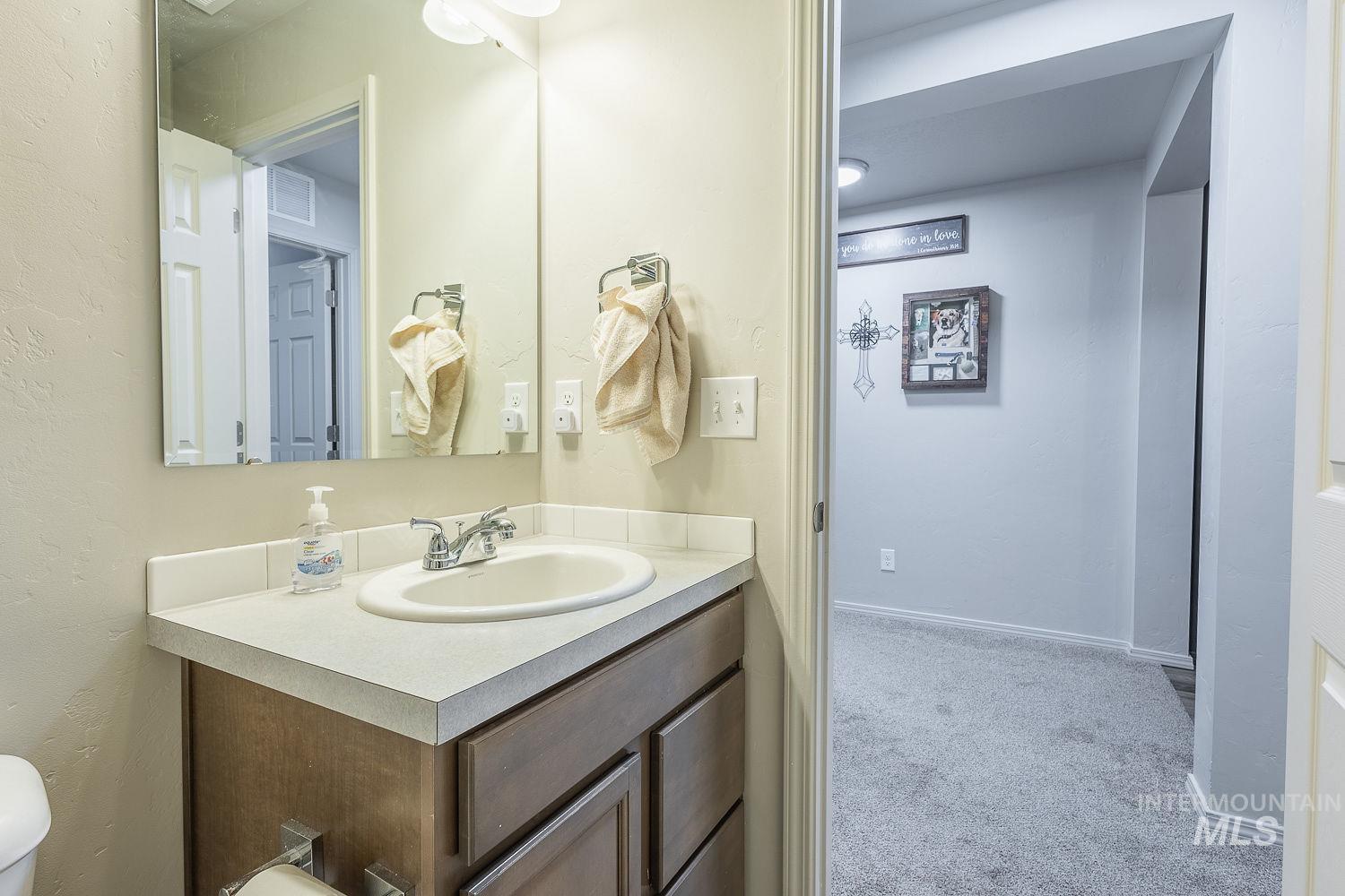 12835 Carkhill St Property Photo 36
