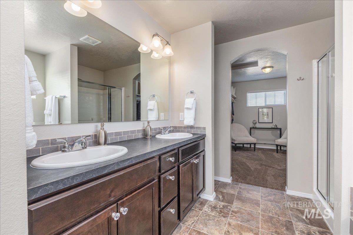10669 Blue Springs St Property Photo 27