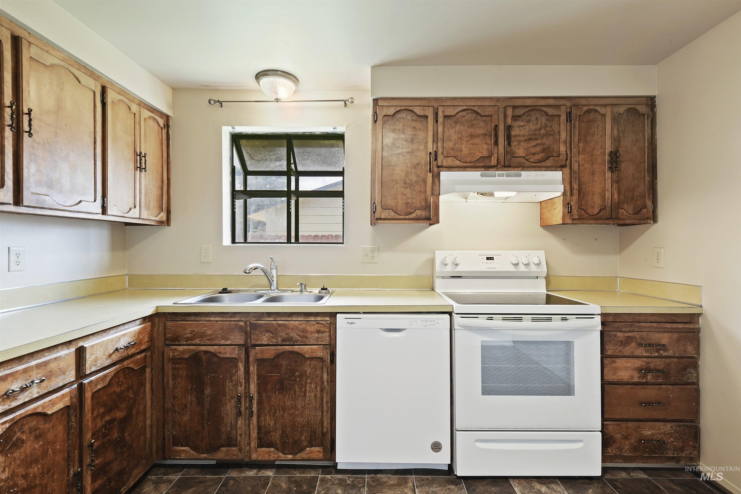 10397 -10399 W. Irving Ct. Property Photo 8