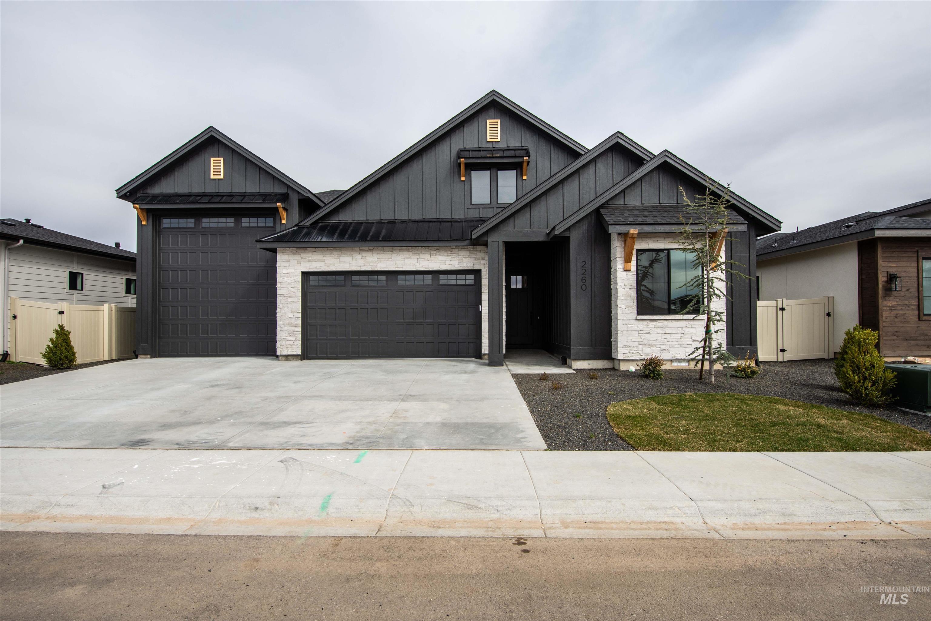 2260 N Sunset Farm Pl Property Photo 1