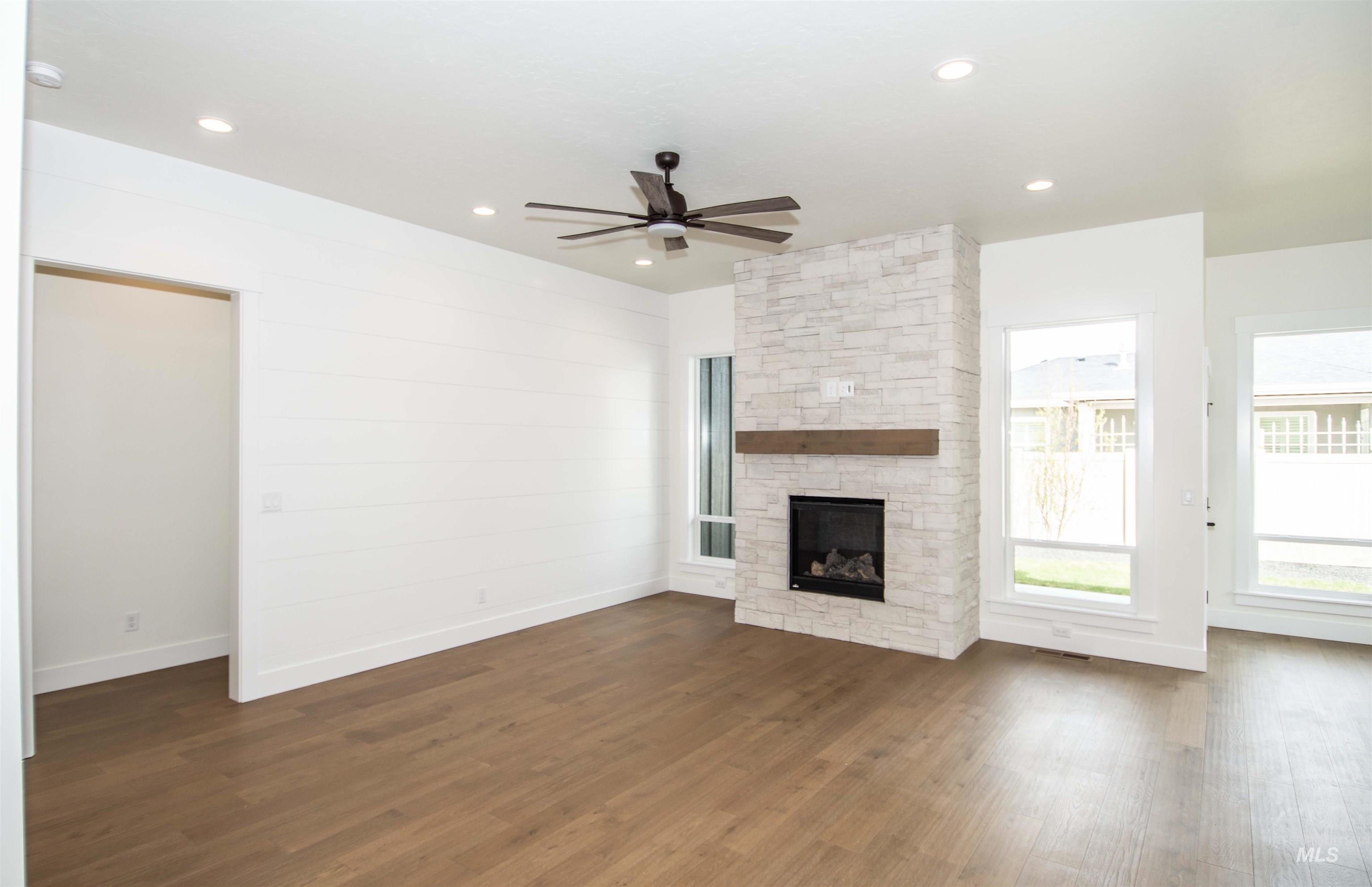 2260 N Sunset Farm Pl Property Photo 5