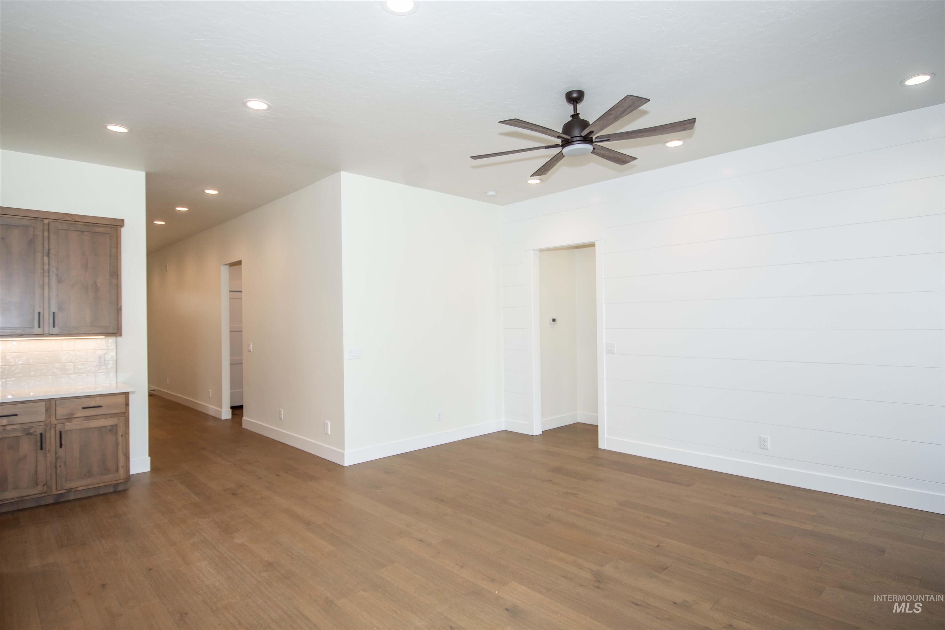 2260 N Sunset Farm Pl Property Photo 6