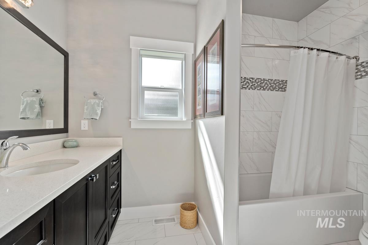 2849 W Chartwell Dr Property Photo 23