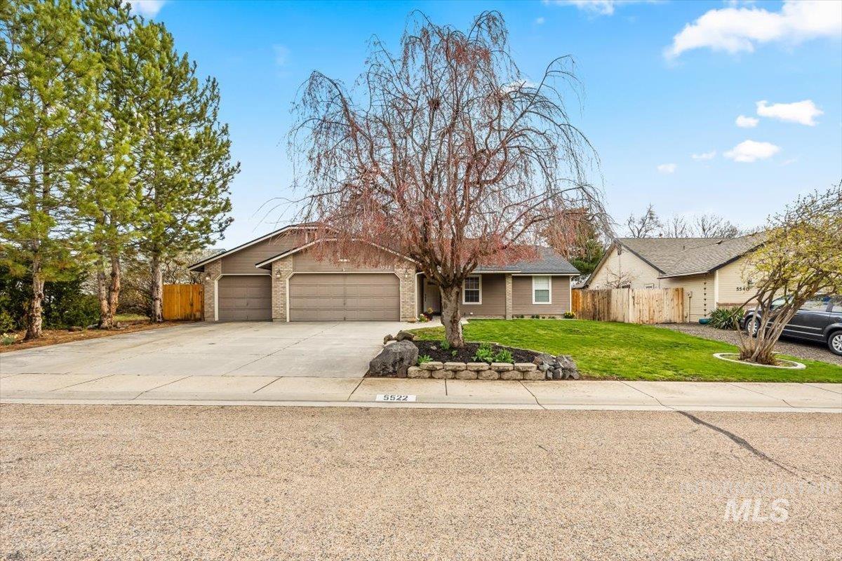 5522 S Amaryllis Property Photo