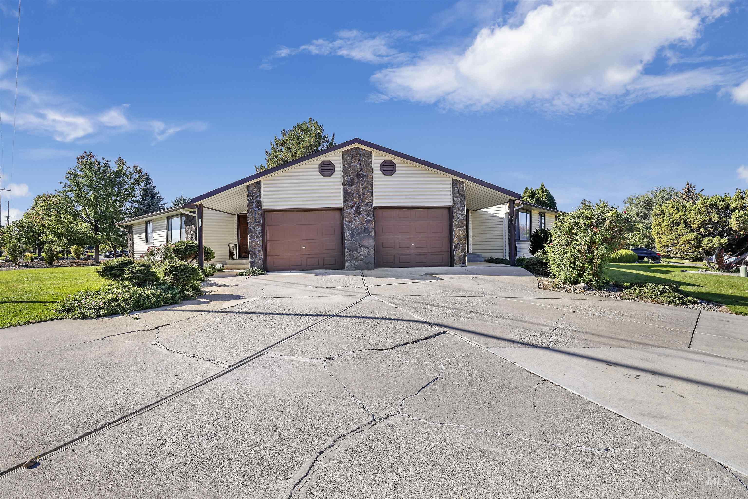 113 Crestview Dr Property Photo