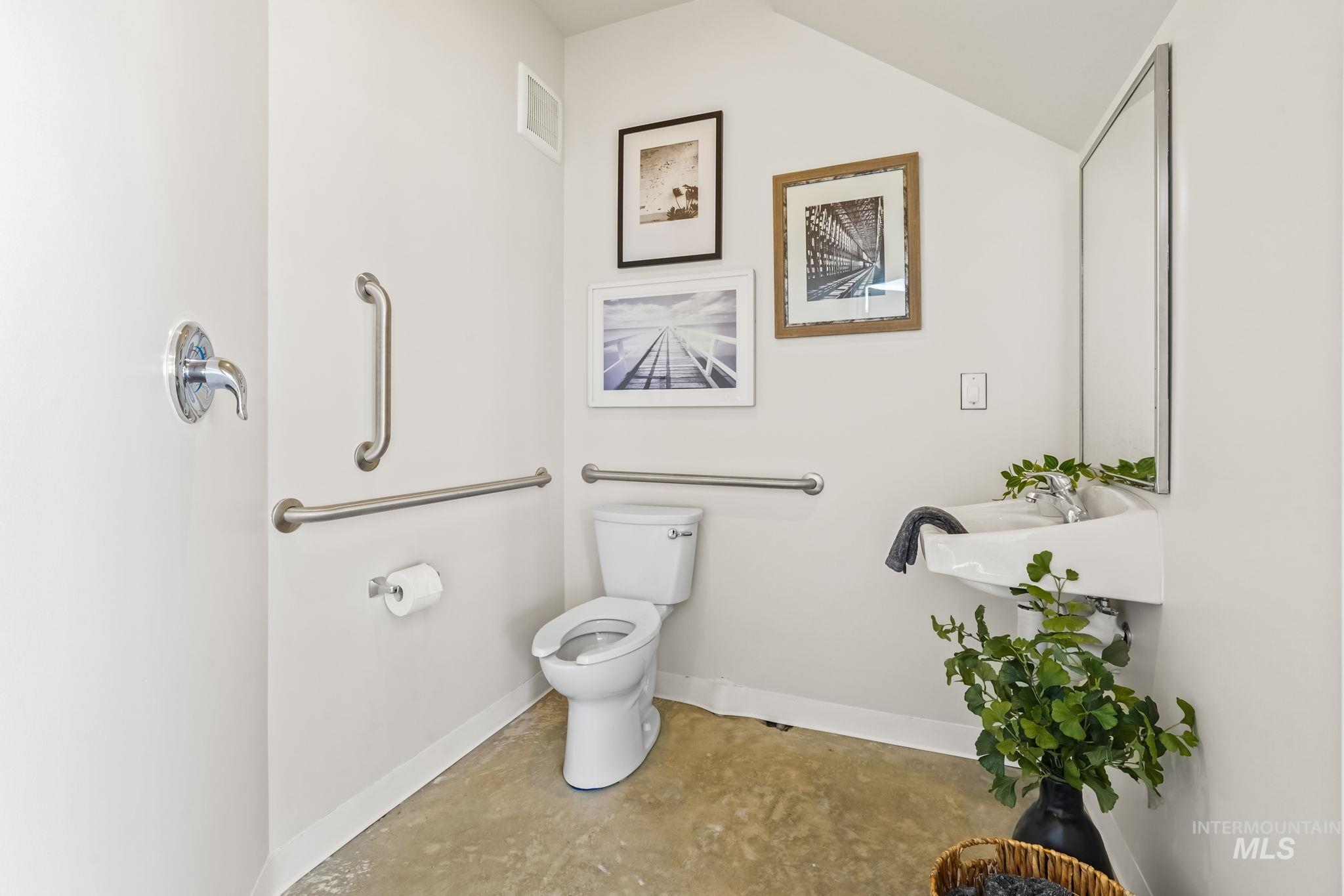 3472 N Prospect Ln Property Photo 16