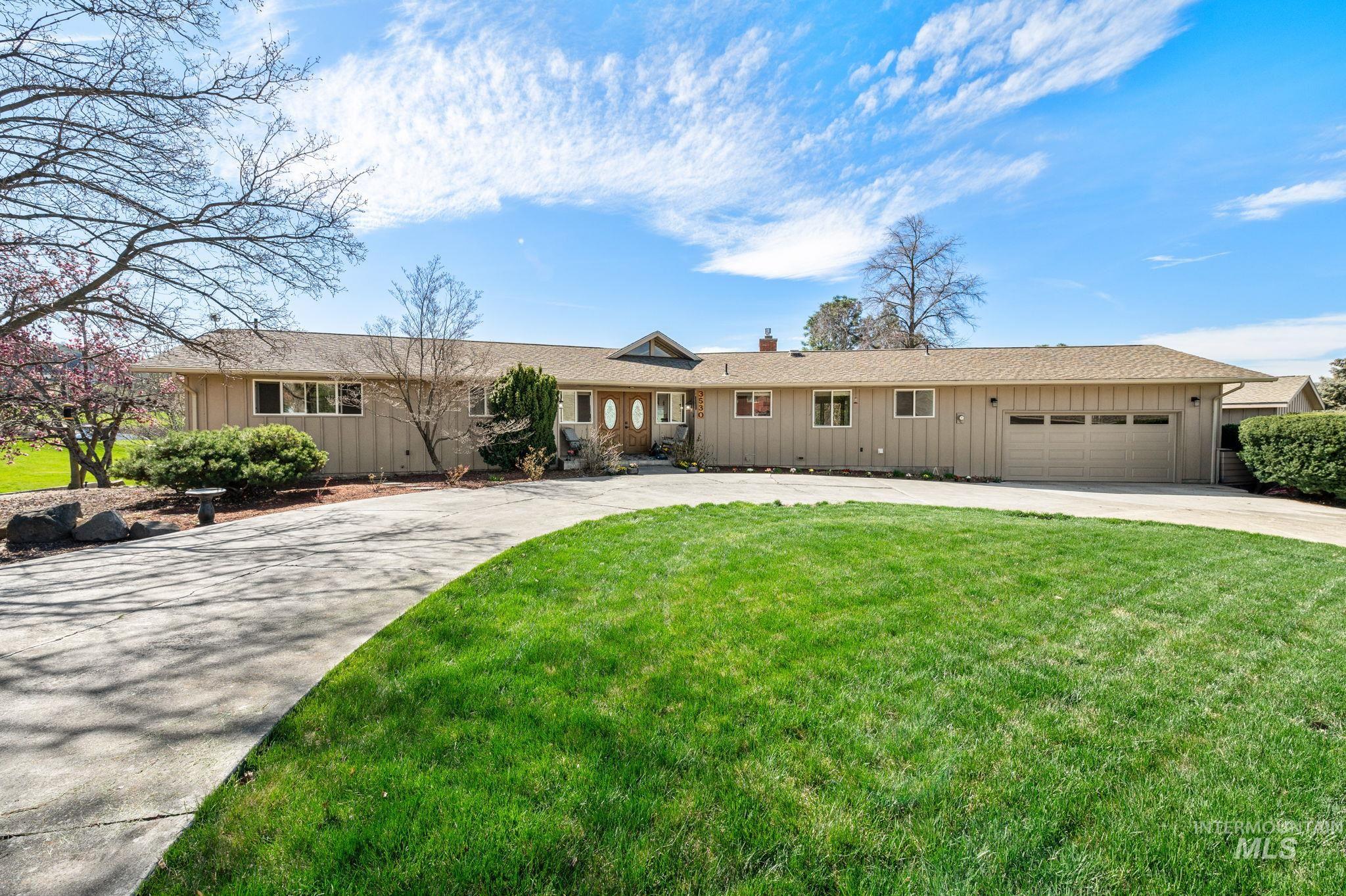 3530 Country Club Drive Property Photo 1