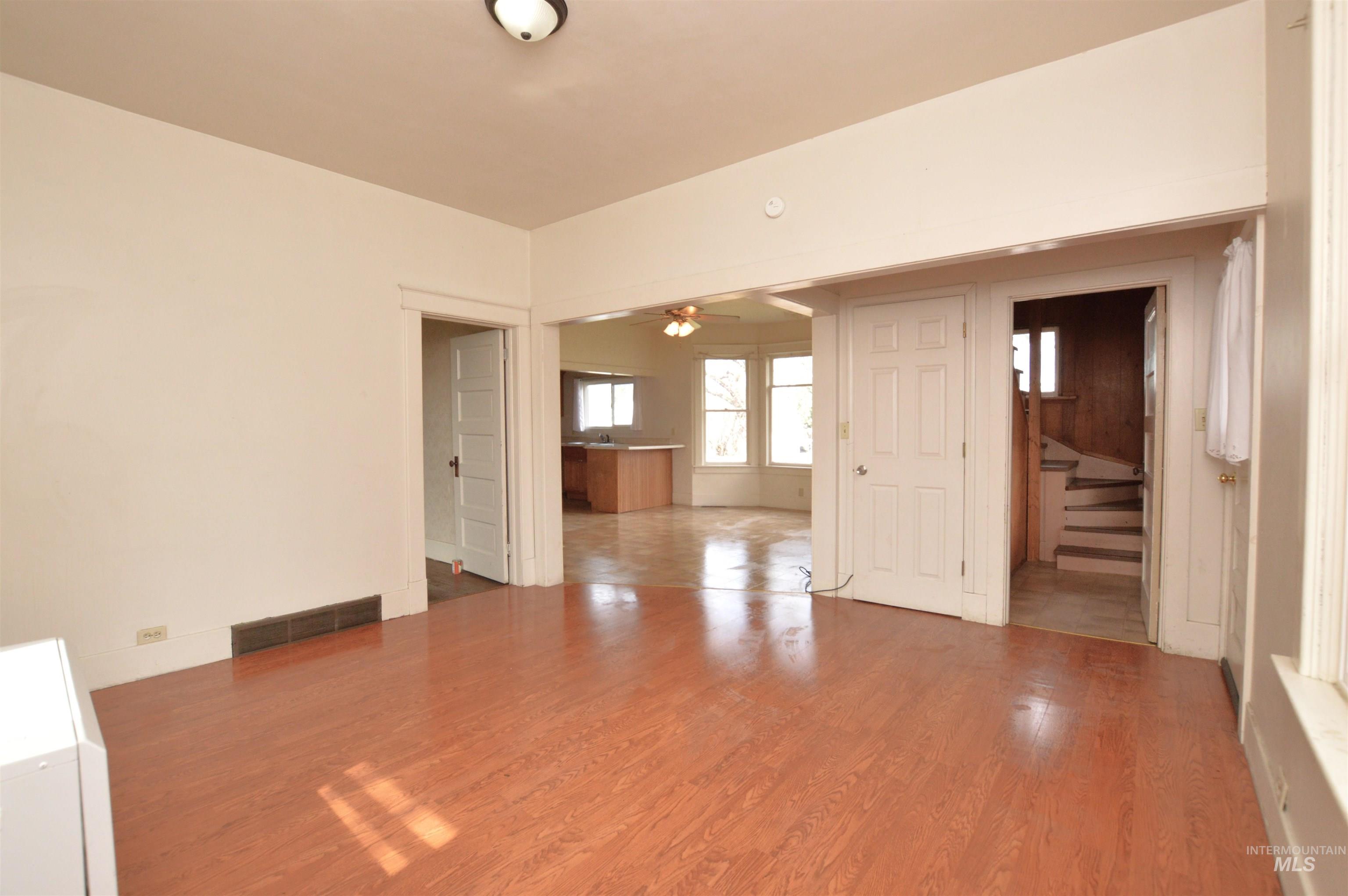 710 Maple Property Photo 2