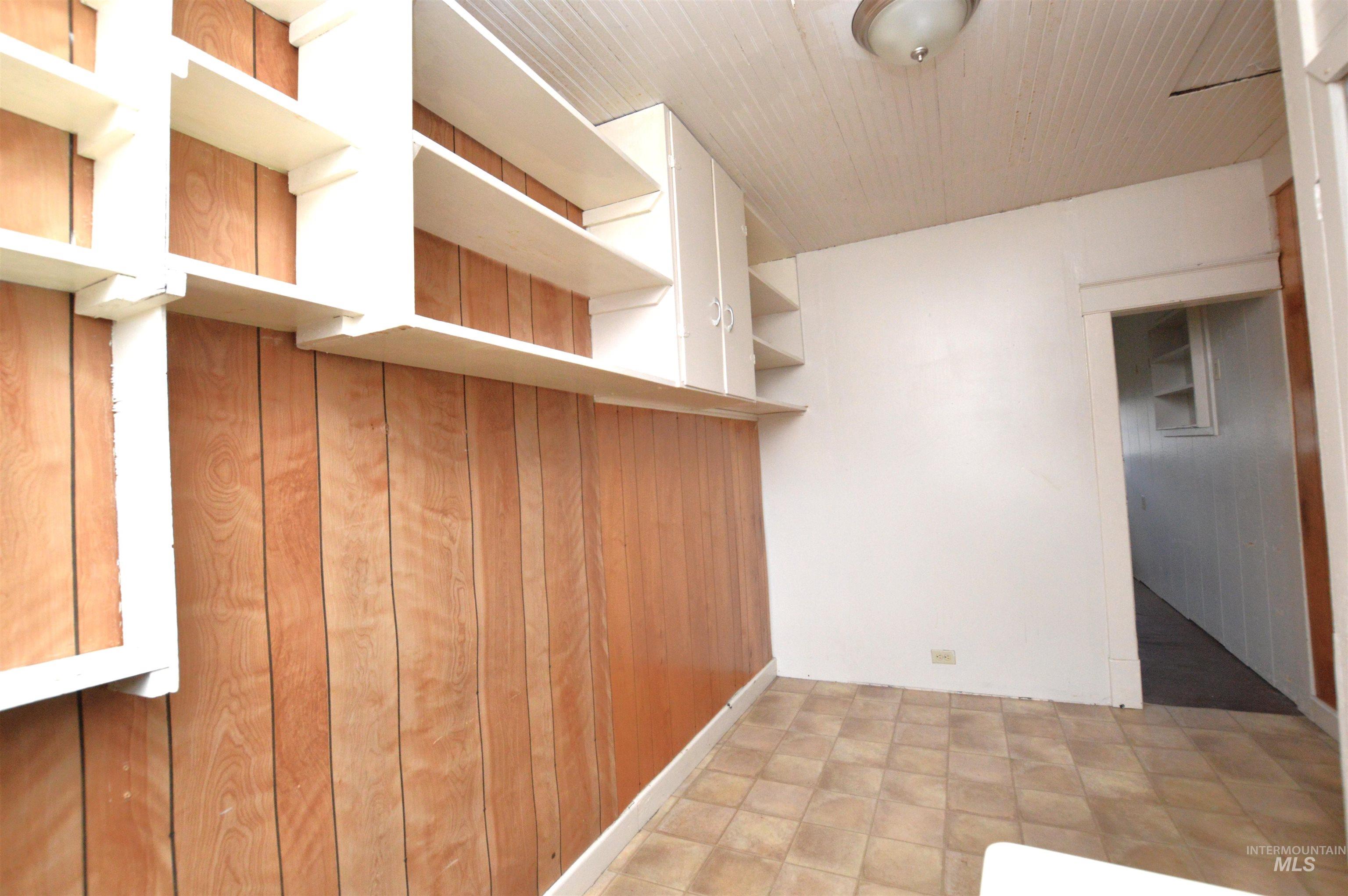 710 Maple Property Photo 11