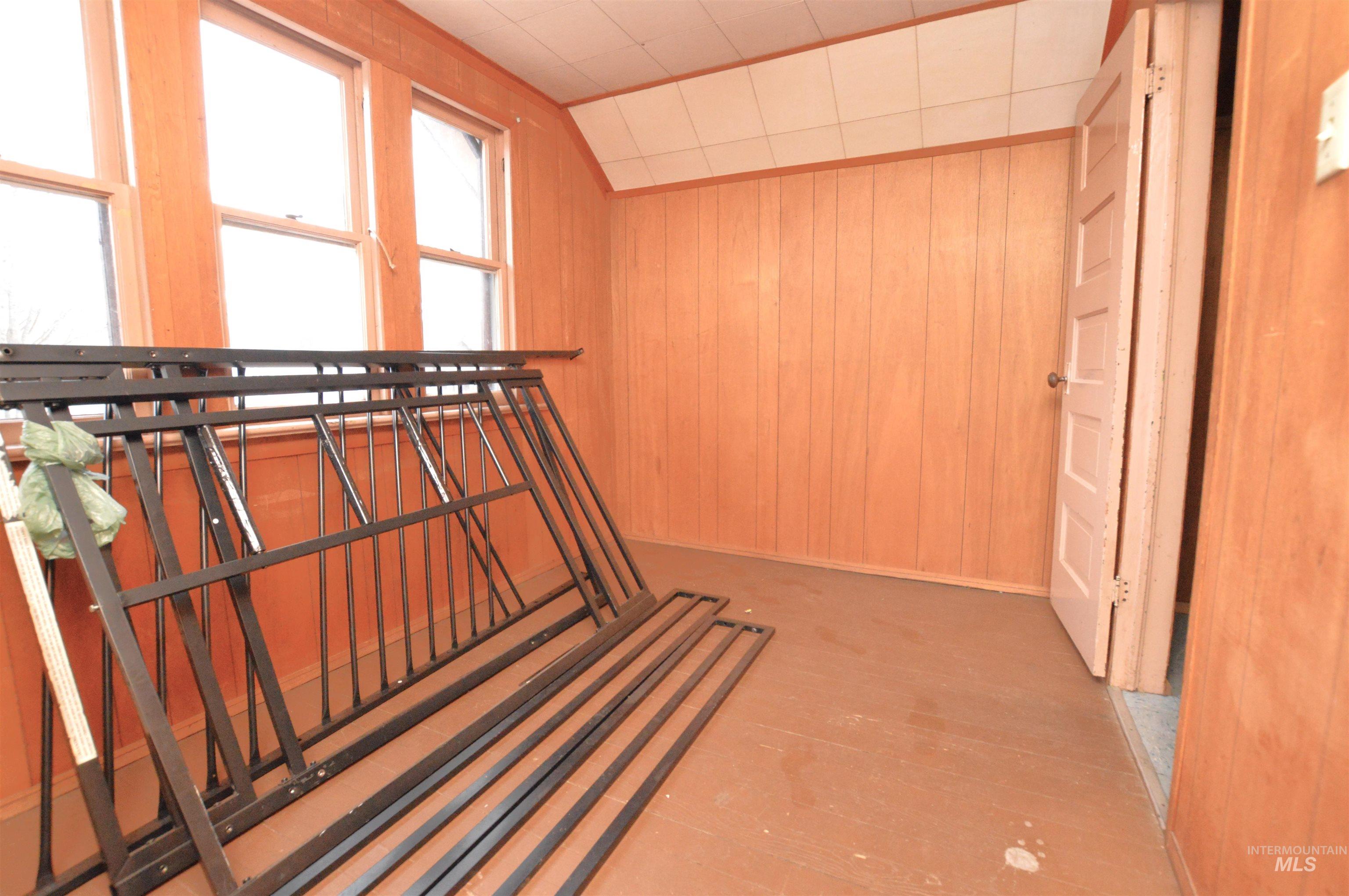 710 Maple Property Photo 15