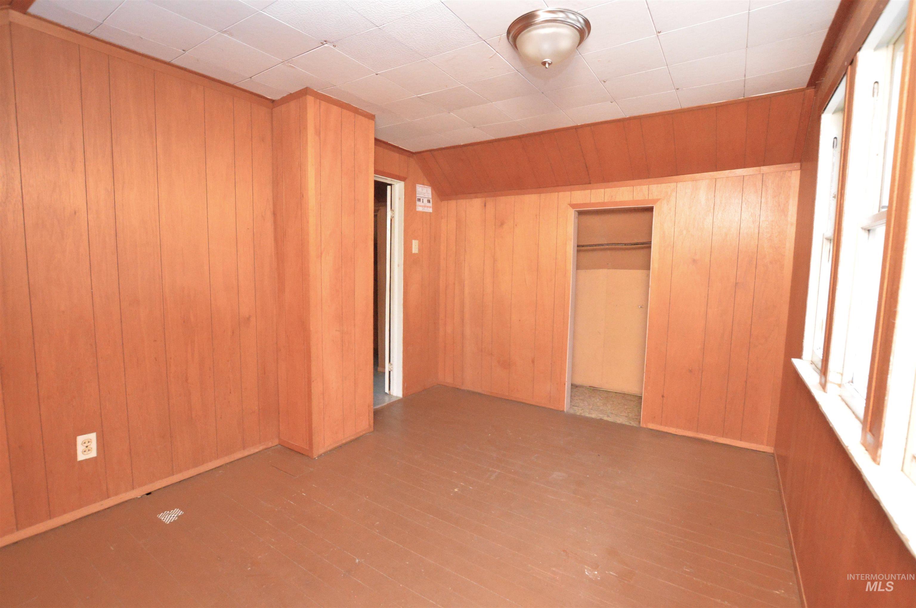 710 Maple Property Photo 16
