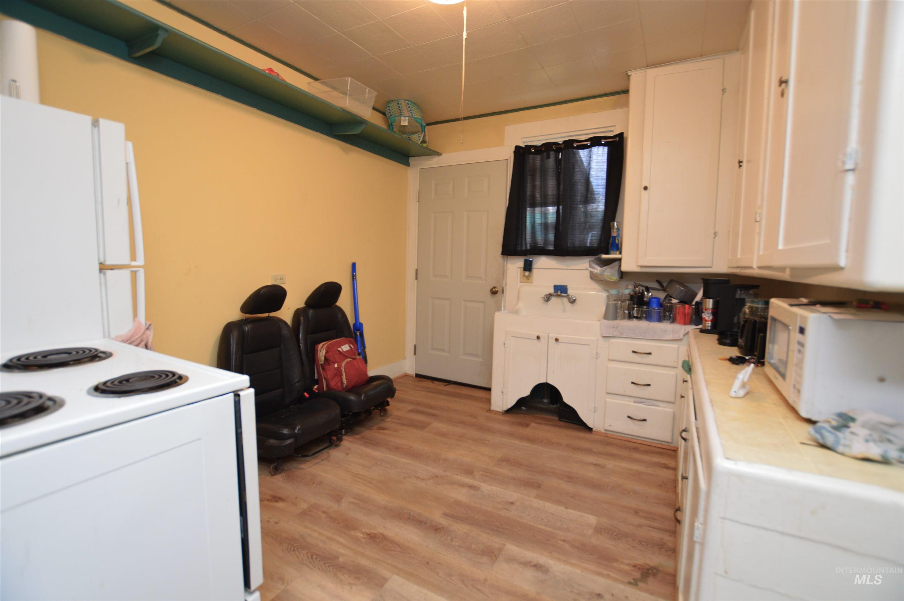 710 Maple Property Photo 22