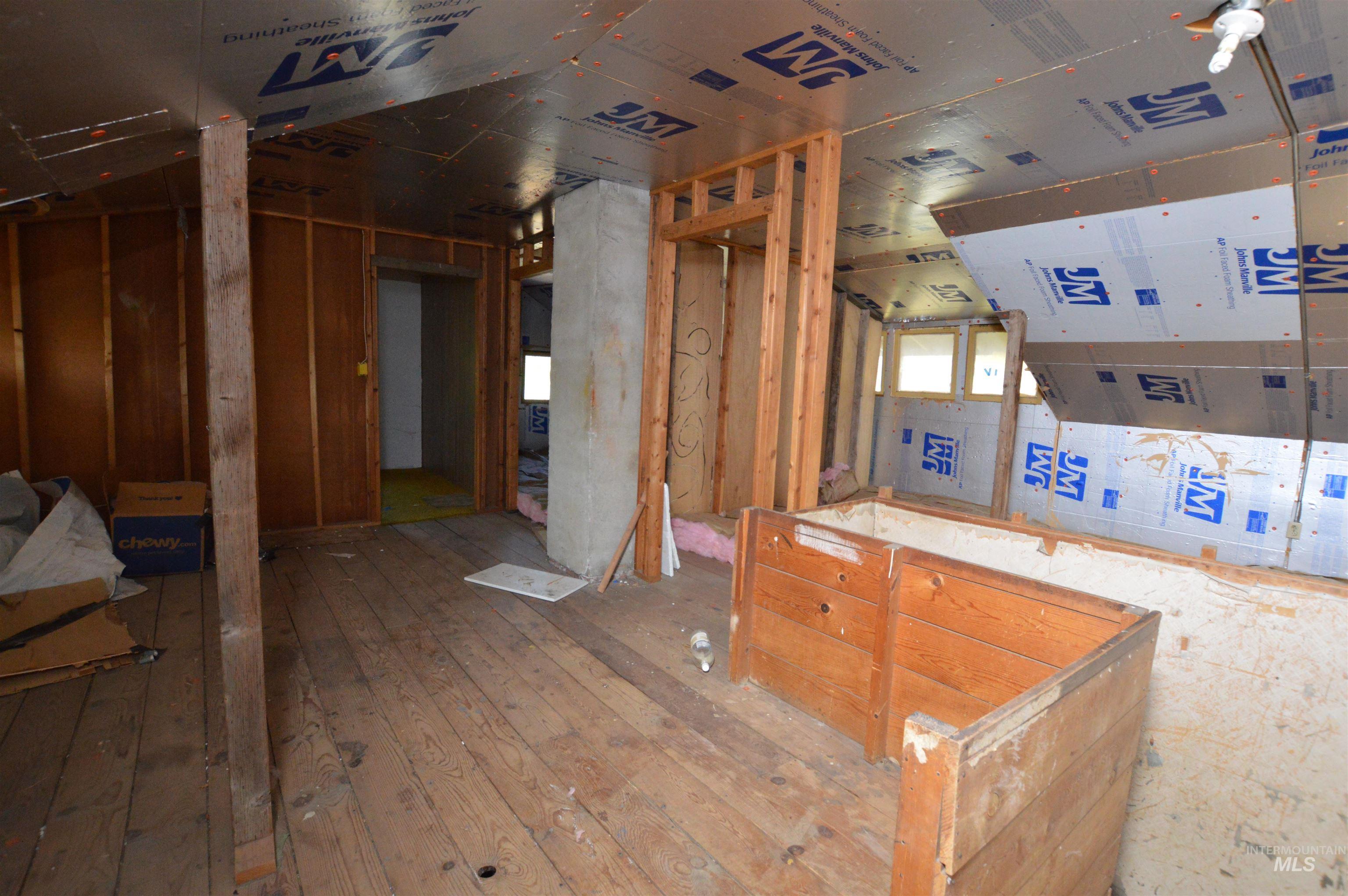 710 Maple Property Photo 27