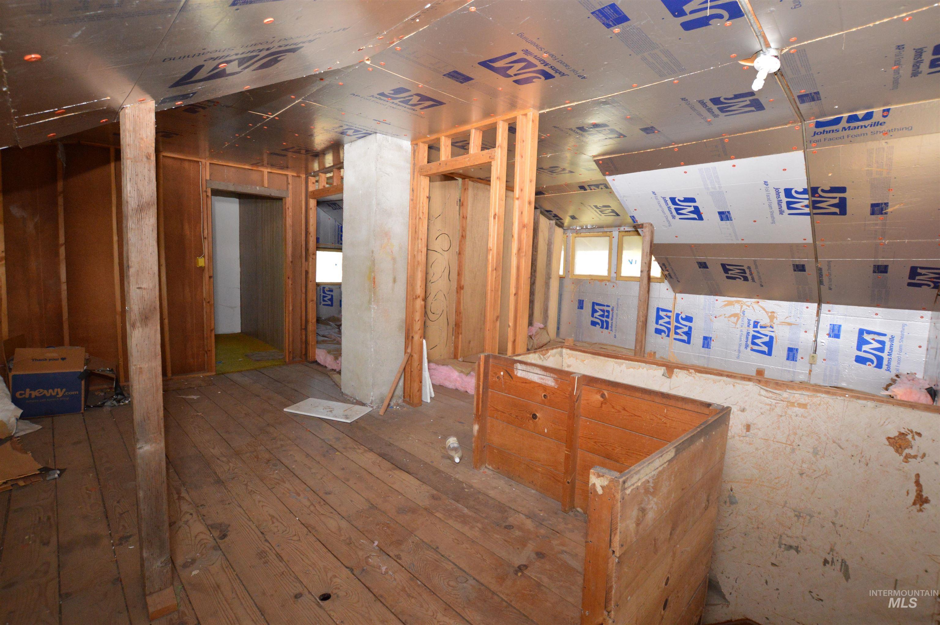 710 Maple Property Photo 28