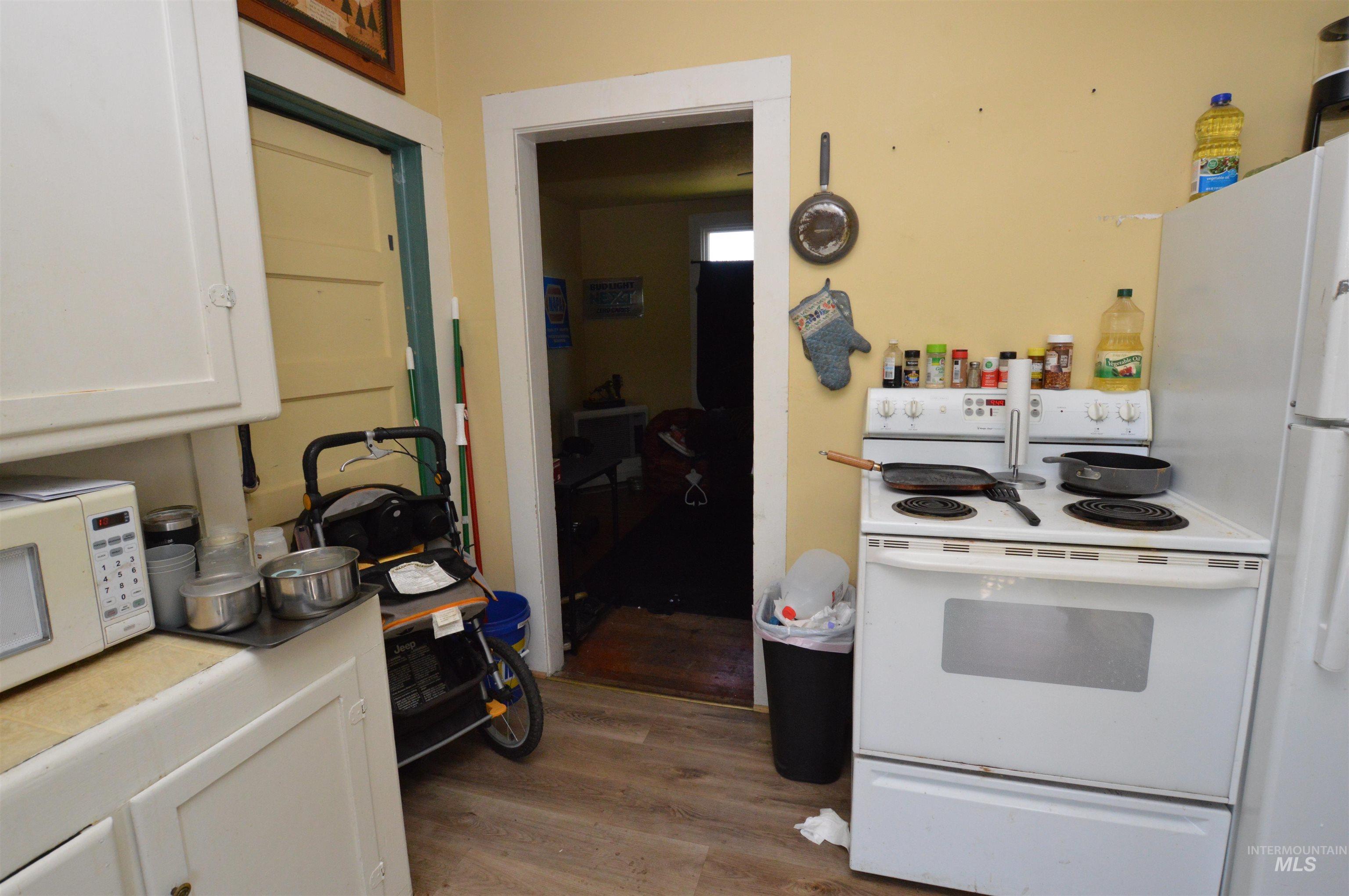 710 Maple Property Photo 33