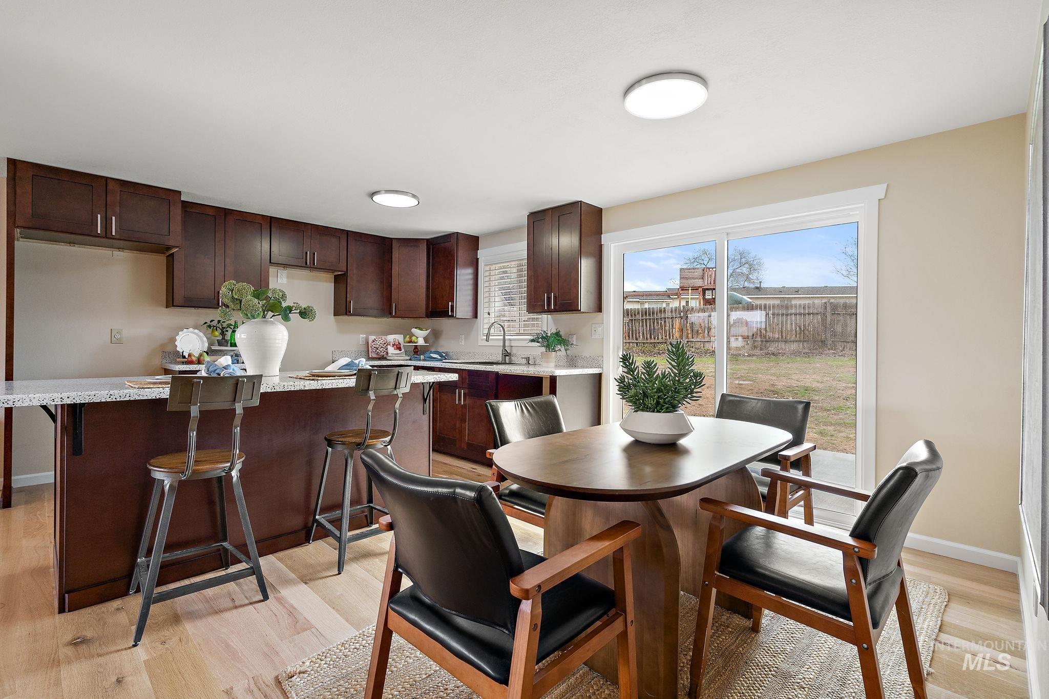 10453 W Fox Ridge Drive Property Photo 6