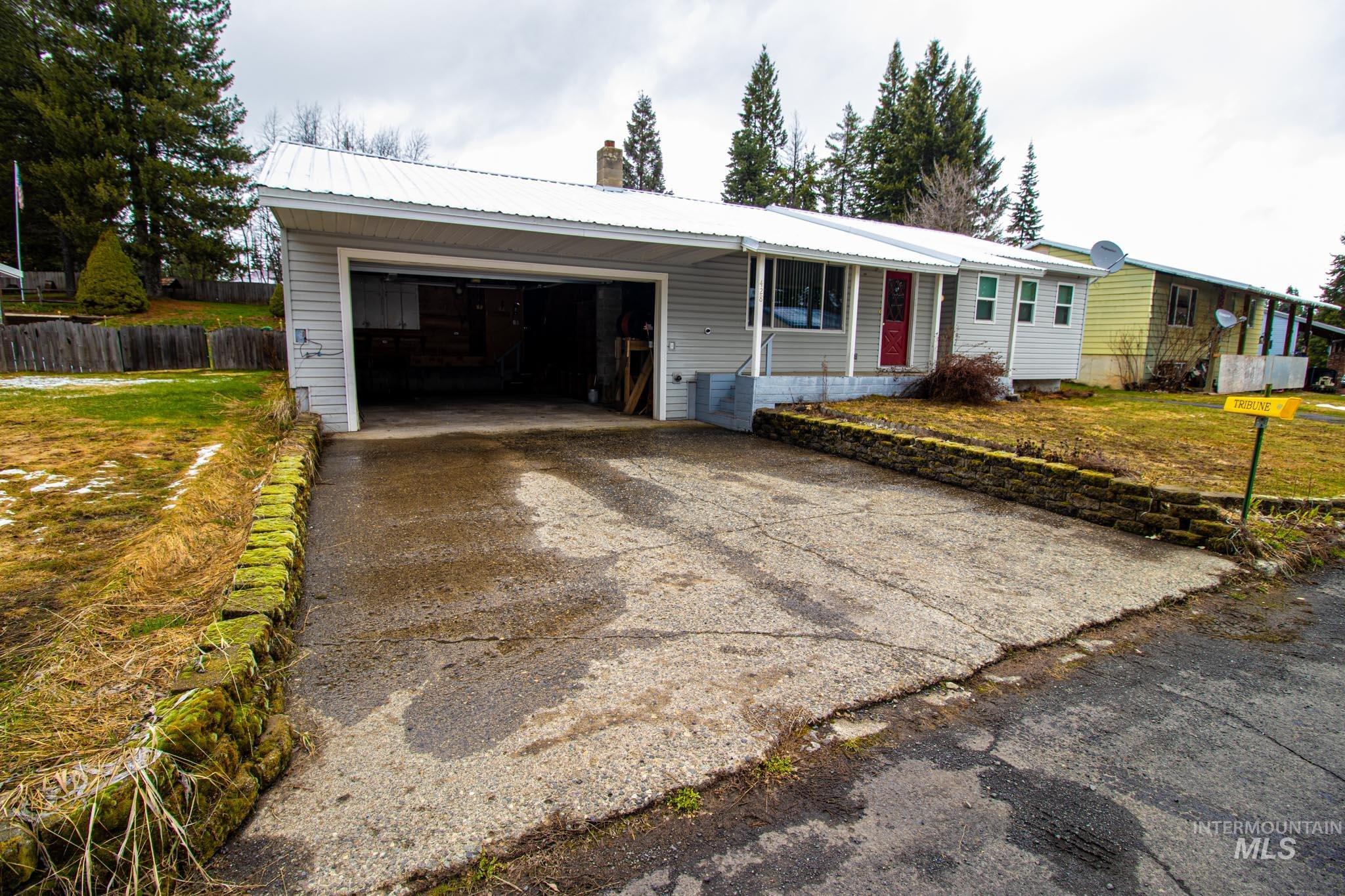428 Cedar Drive Property Photo 3